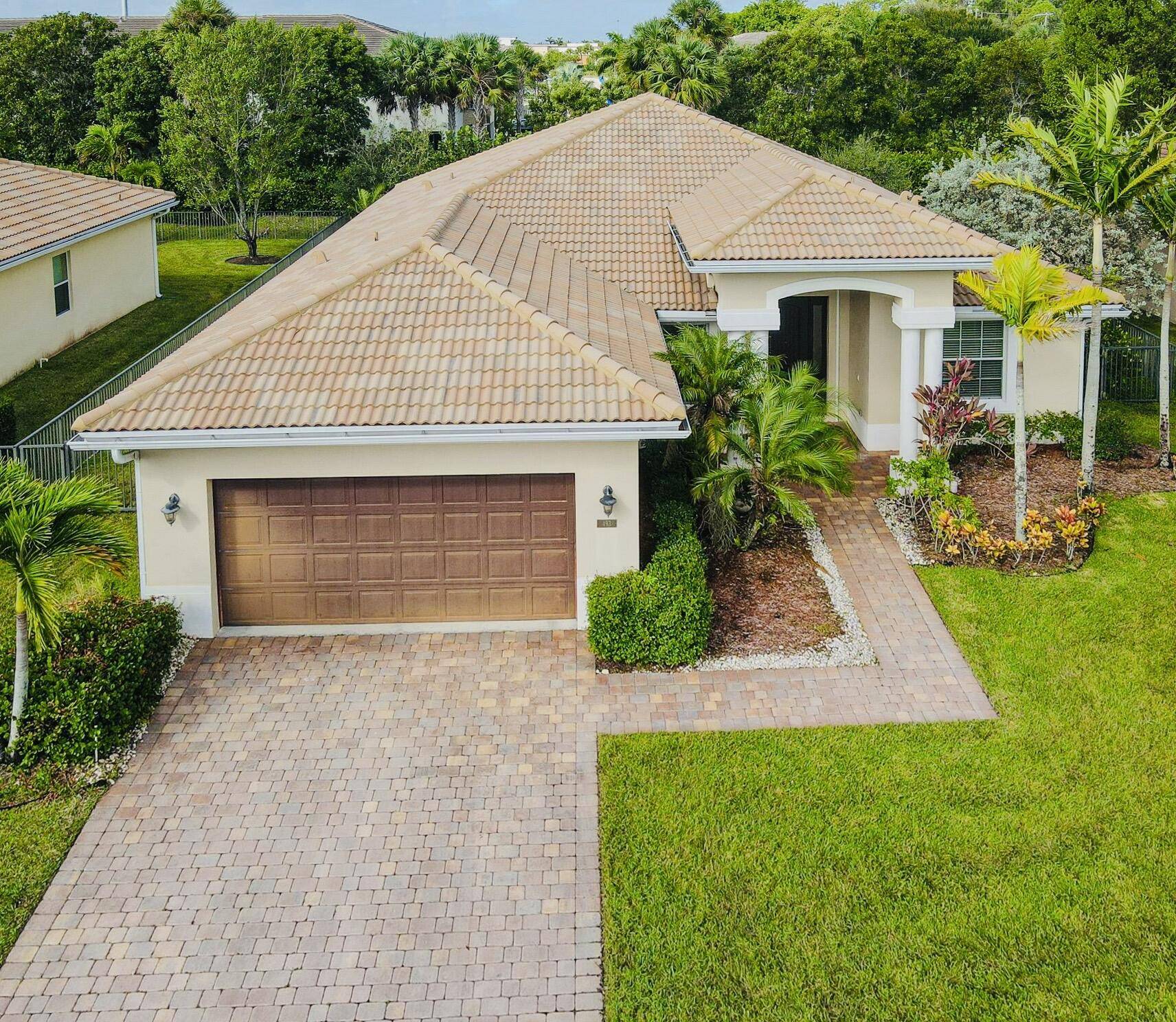 West Palm Beach, FL 33411,493 Rachel LN