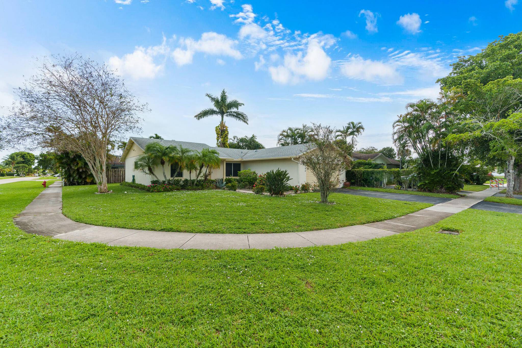 Boca Raton, FL 33496,9690 Saddlebrook DR