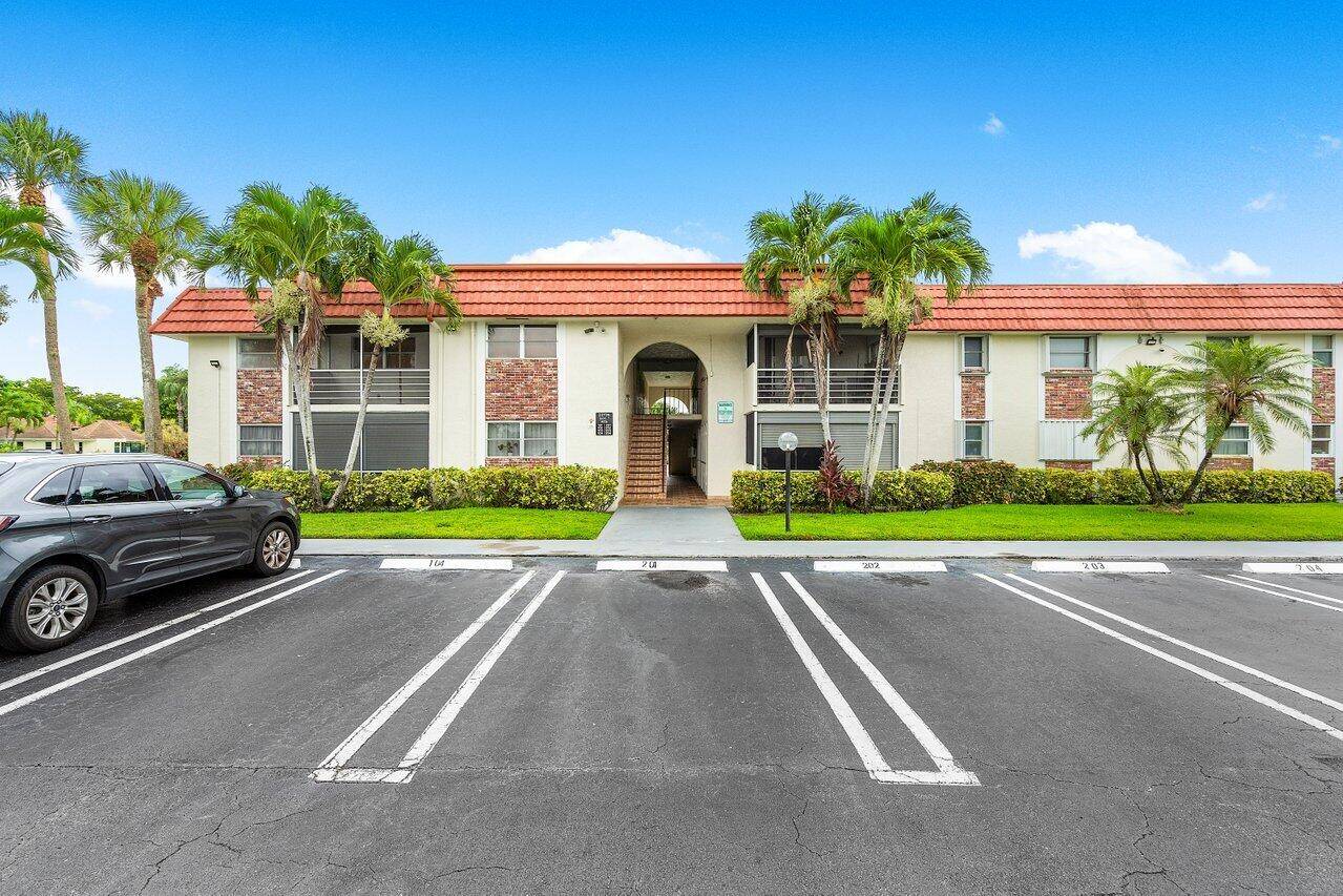 Boca Raton, FL 33428,22725 SW 66th AVE 204