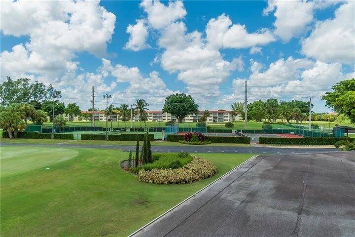 Pembroke Pines, FL 33025,9220 S Hollybrook Lake DR 204