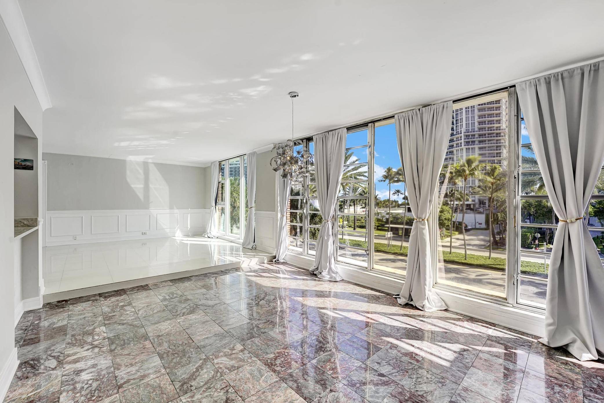 Bal Harbour, FL 33154,10210 Collins AVE 301