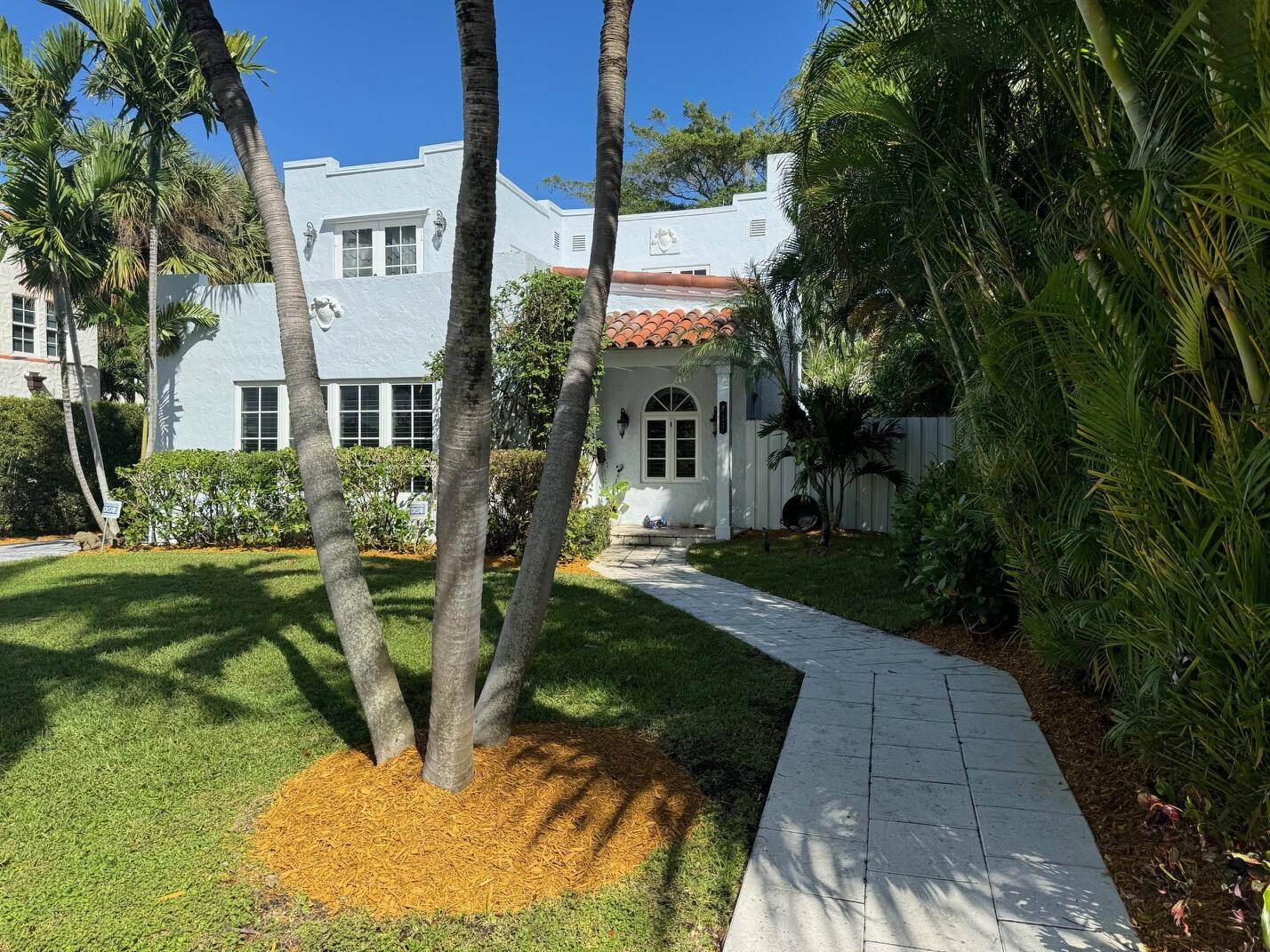 West Palm Beach, FL 33405,323 Dyer RD
