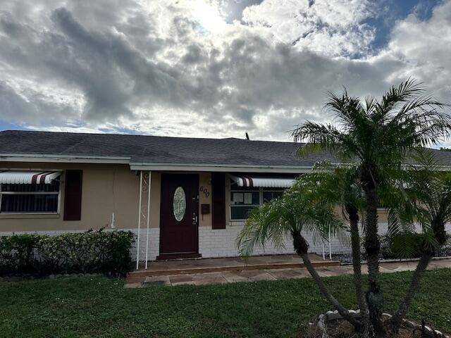 West Palm Beach, FL 33401,600 S Mangonia CIR