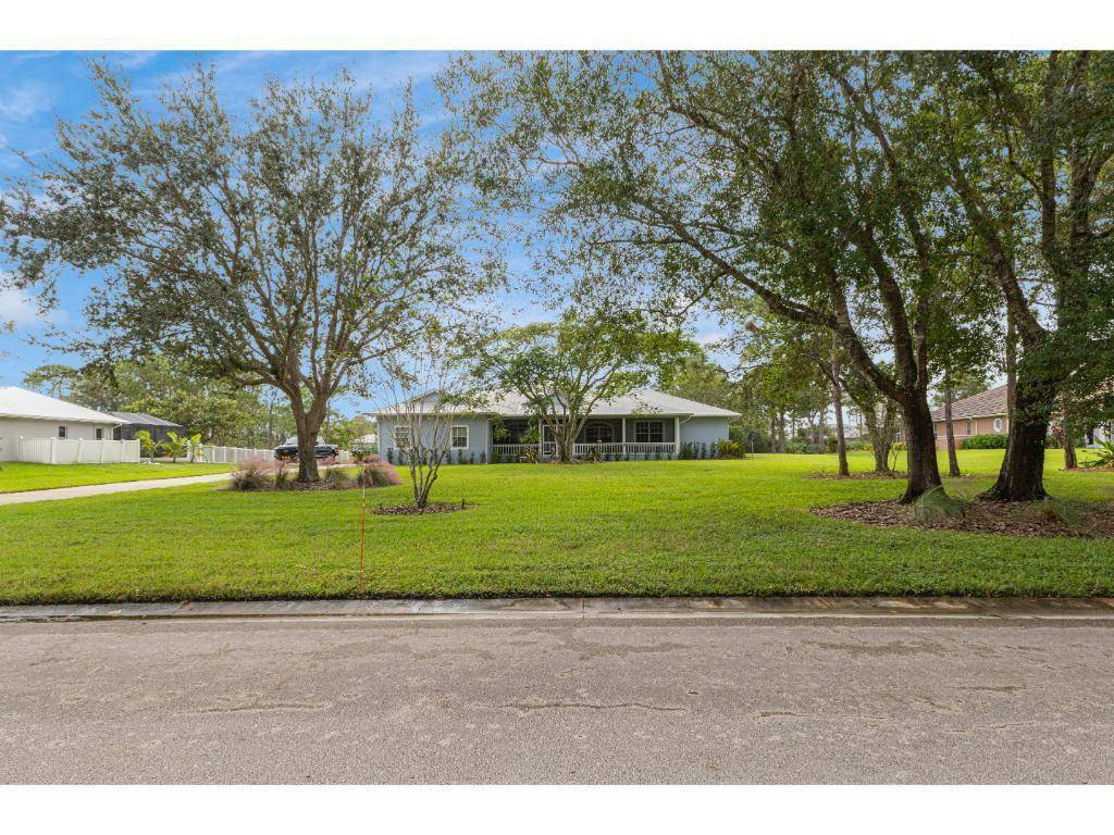 Fort Pierce, FL 34945,10611 Pine Needle DR