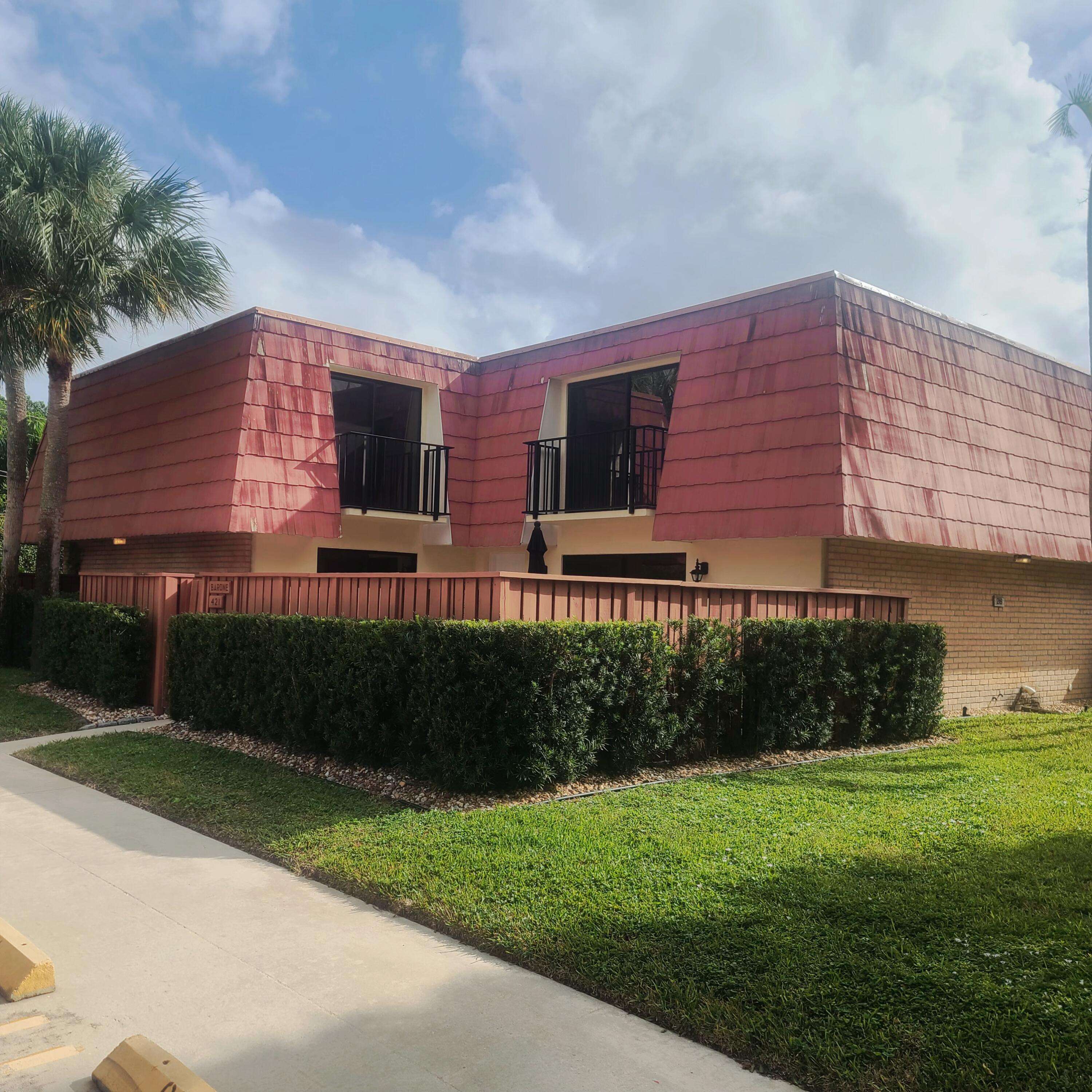 Boynton Beach, FL 33436,421 Live Oak LN