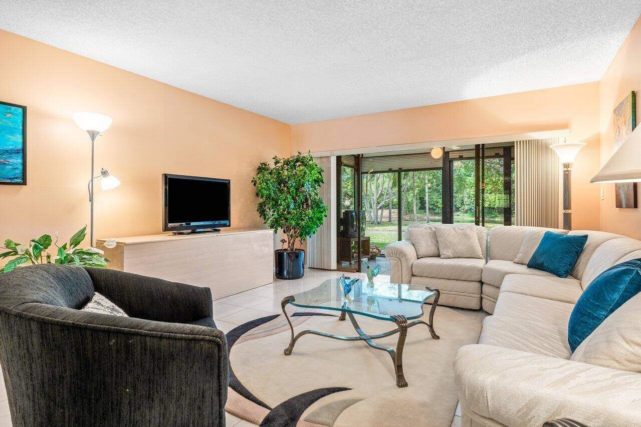 Delray Beach, FL 33484,5087 Oak Hill LN 315