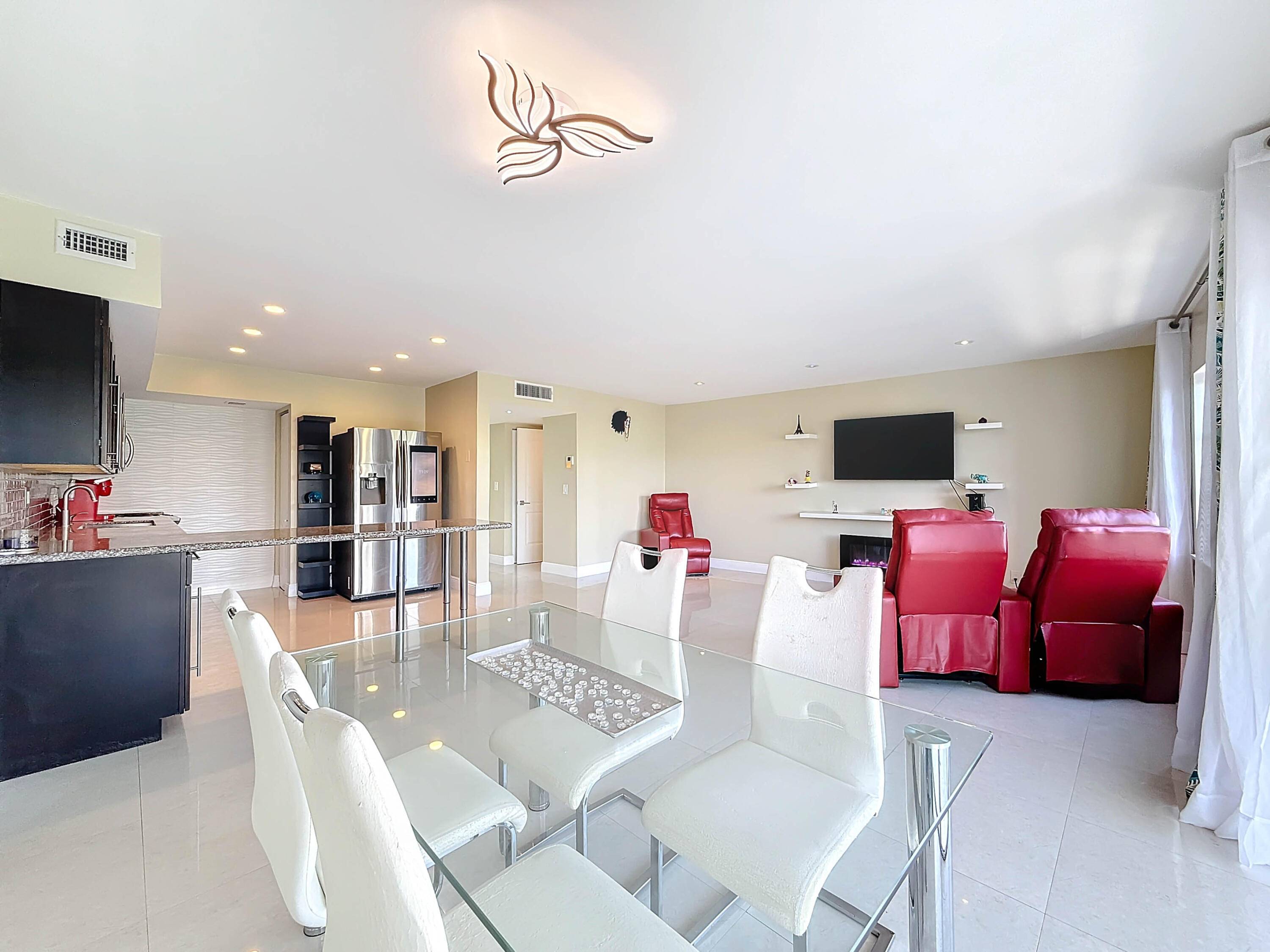 Hallandale Beach, FL 33009,300 Diplomat Pkwy 714