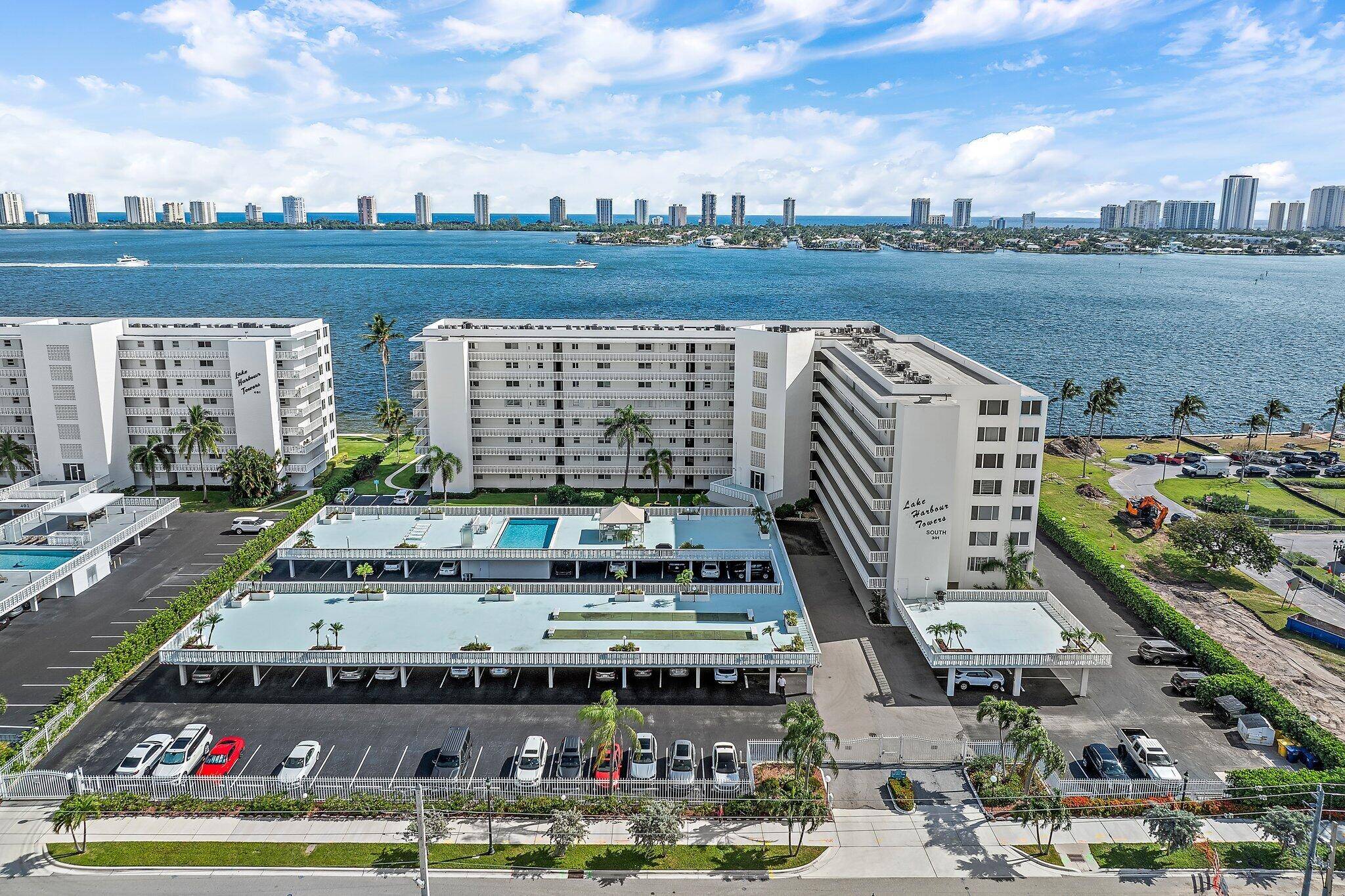 Lake Park, FL 33403,301 Lake Shore DR 711