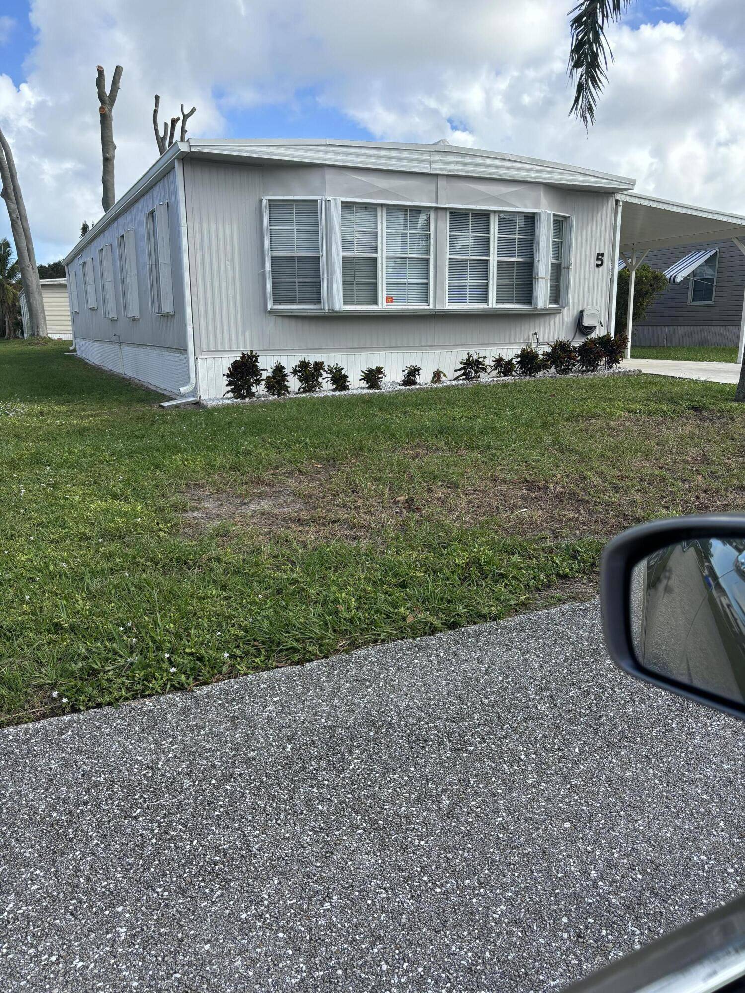 Port Saint Lucie, FL 34952,5 SE La Mesa