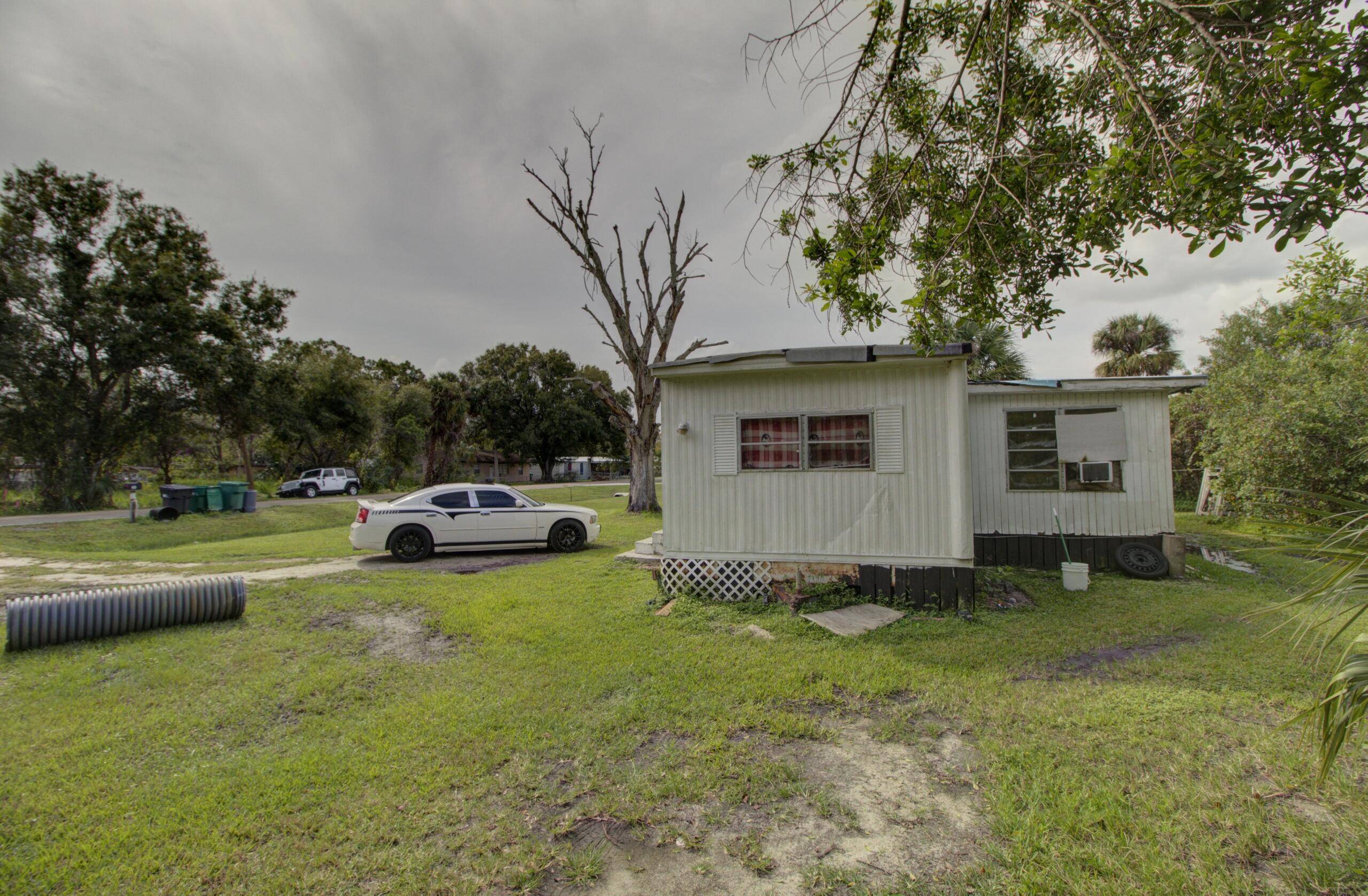 Okeechobee, FL 34972,2413 NW 5th ST