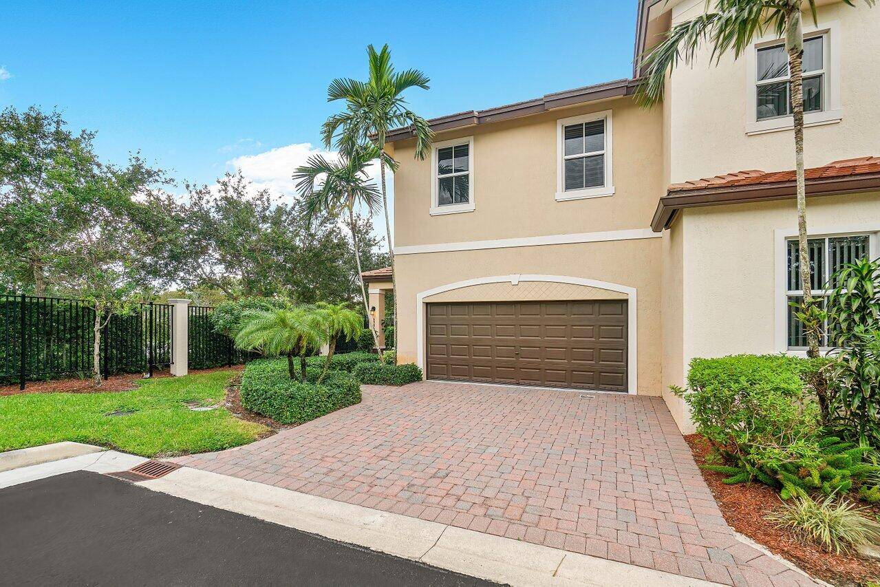 Coconut Creek, FL 33073,6986 Long Pine CIR