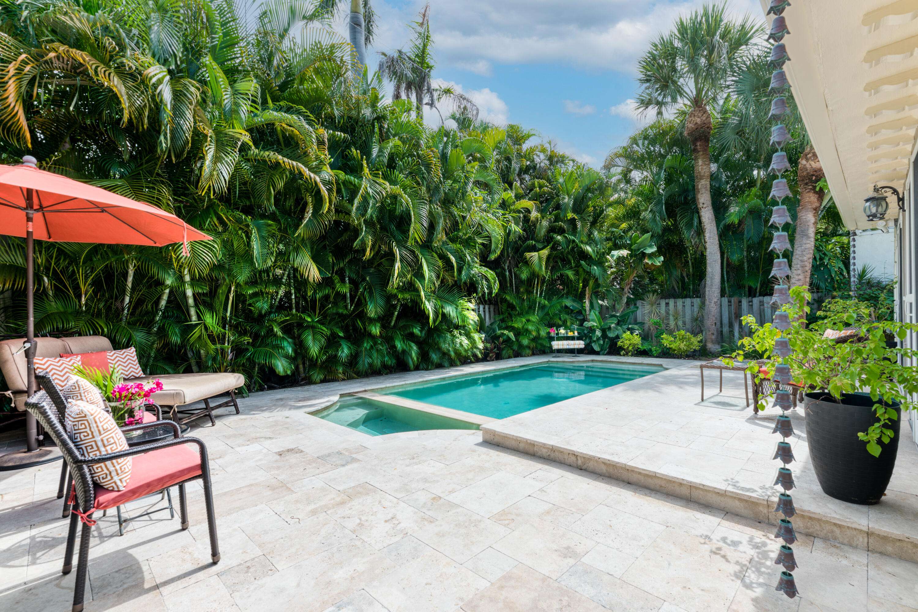West Palm Beach, FL 33401,601 Sunset RD