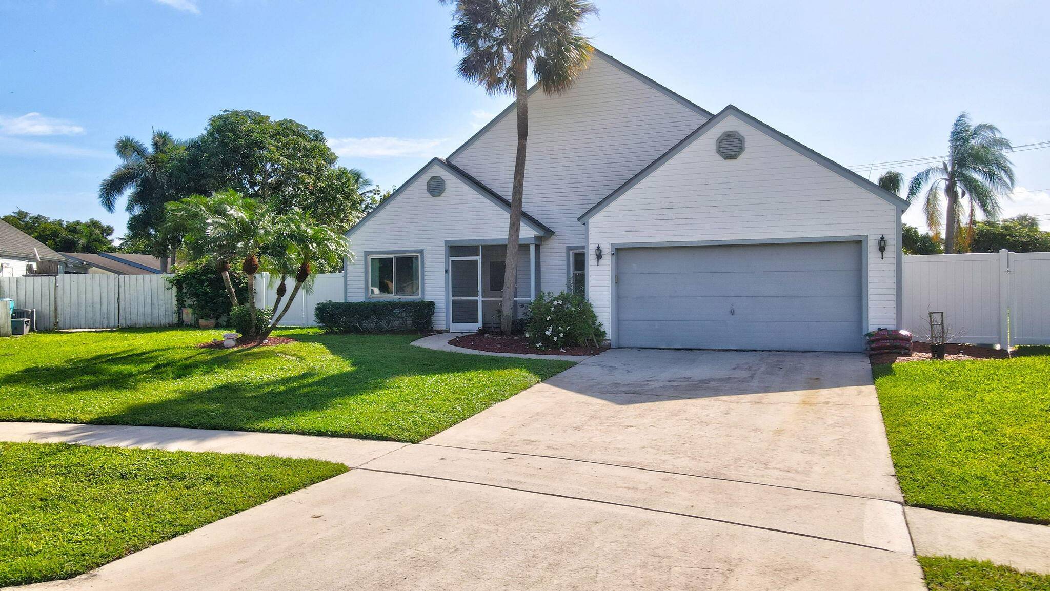 Boynton Beach, FL 33436,11 Cedar CIR