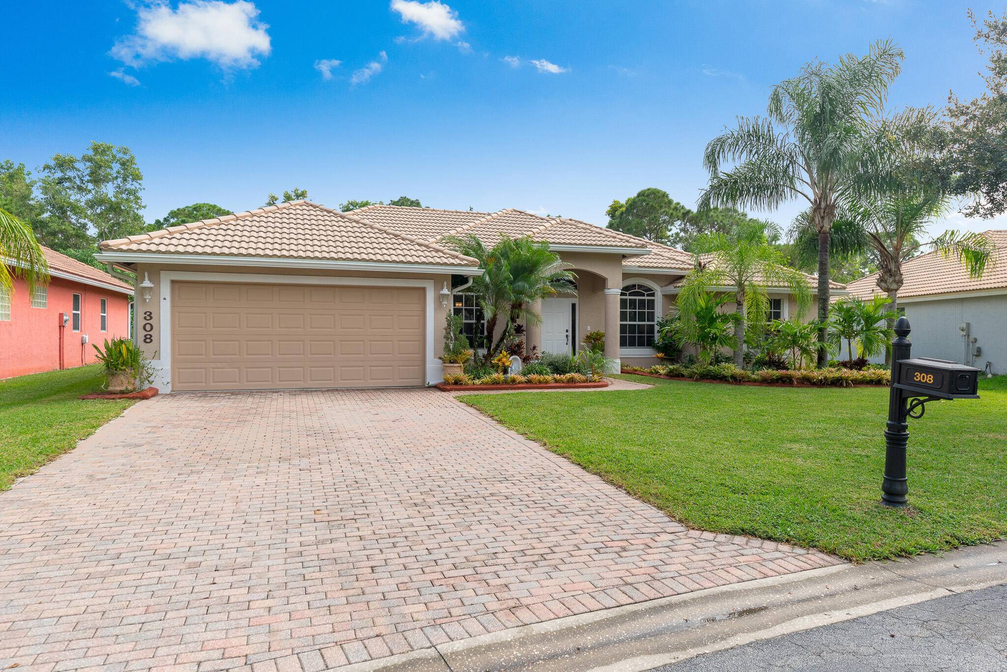 Port Saint Lucie, FL 34953,308 SW Egret LNDG