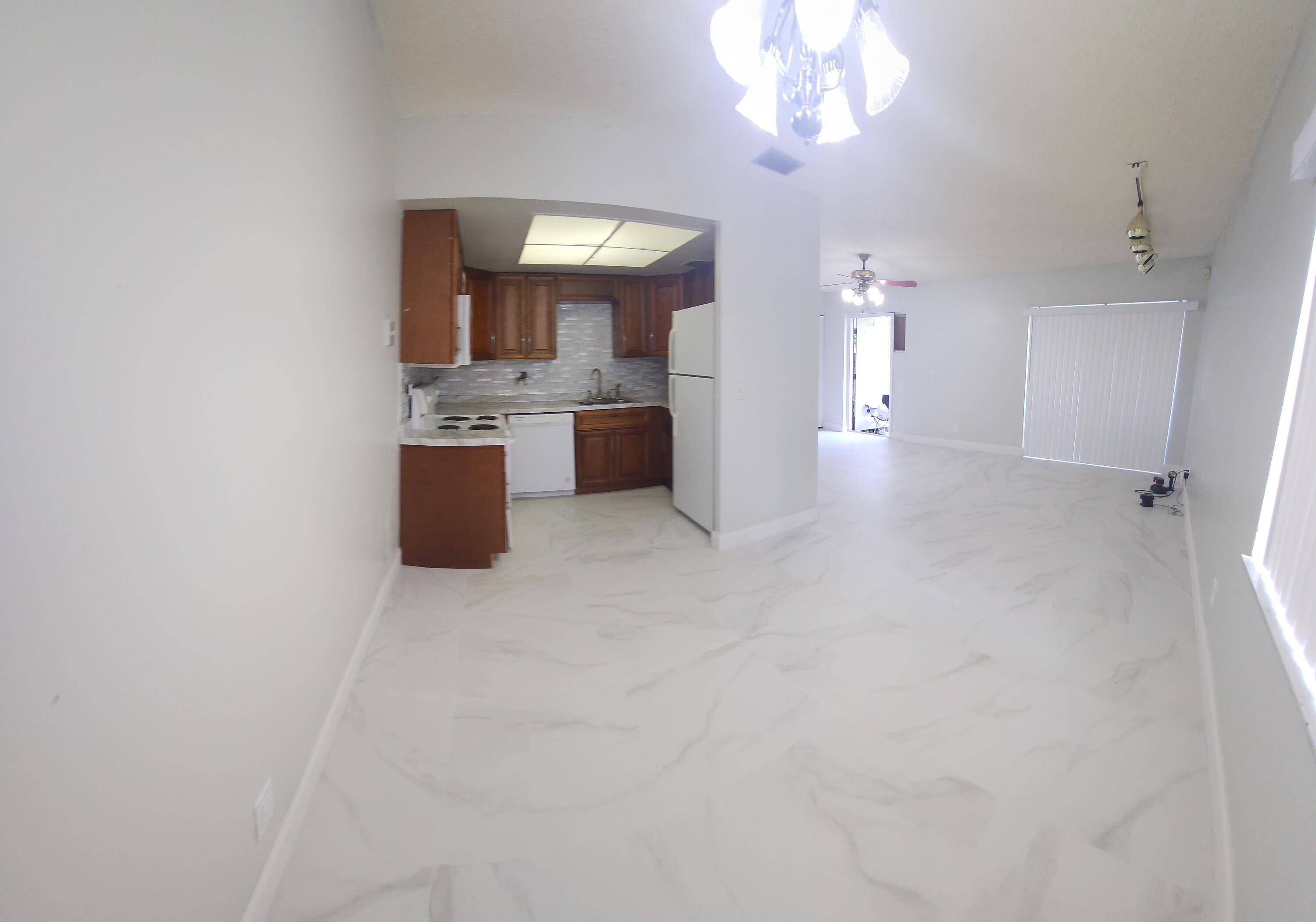 Lauderhill, FL 33313,5984 NW 21st ST 56-C