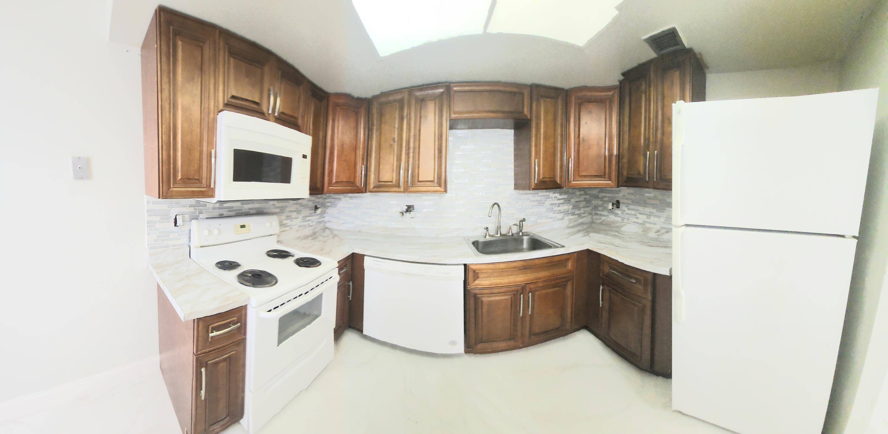 Lauderhill, FL 33313,5984 NW 21st ST 56-C