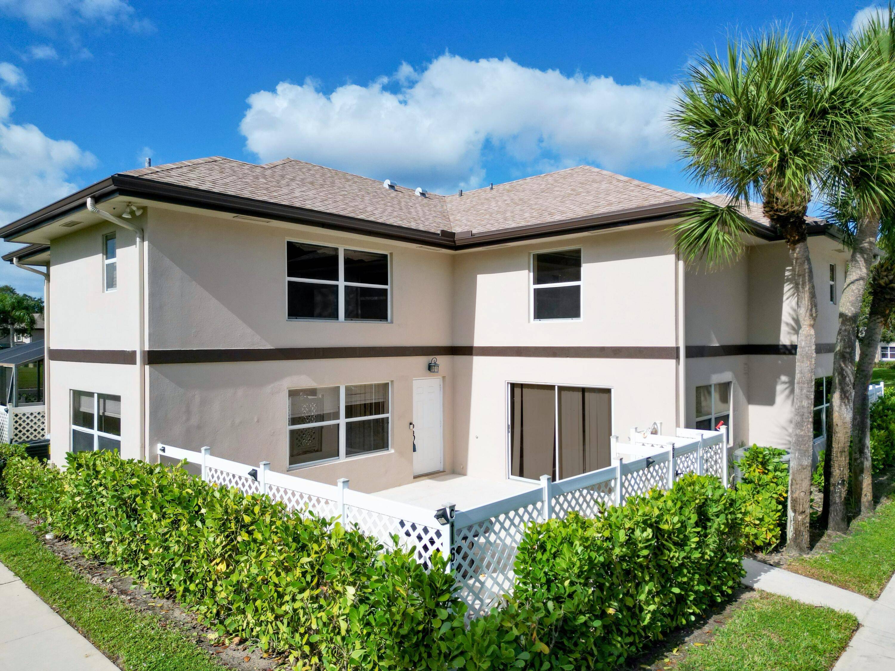 Royal Palm Beach, FL 33411,6 Amherst CT B