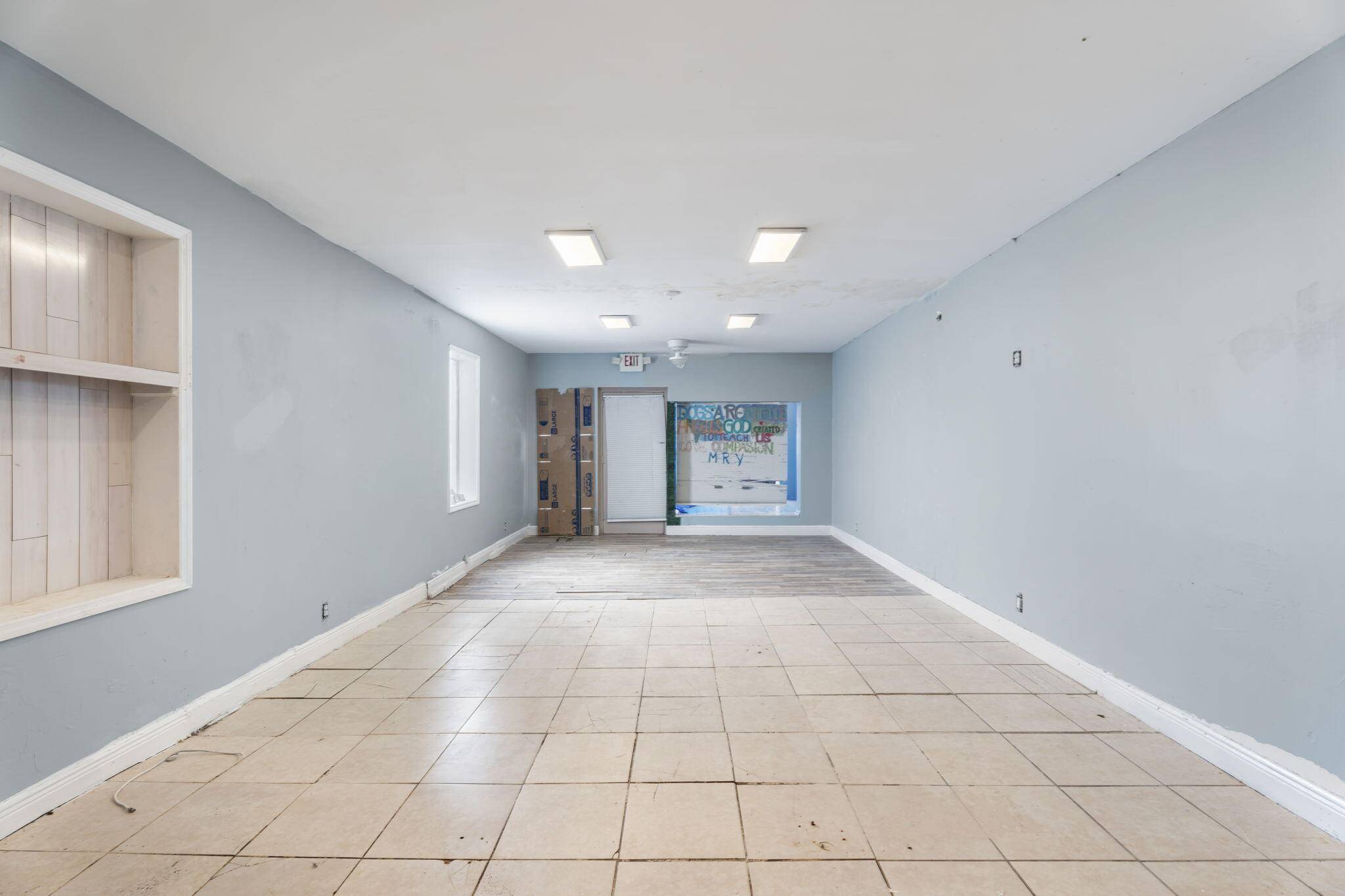 Lake Worth Beach, FL 33460,805 Lake AVE