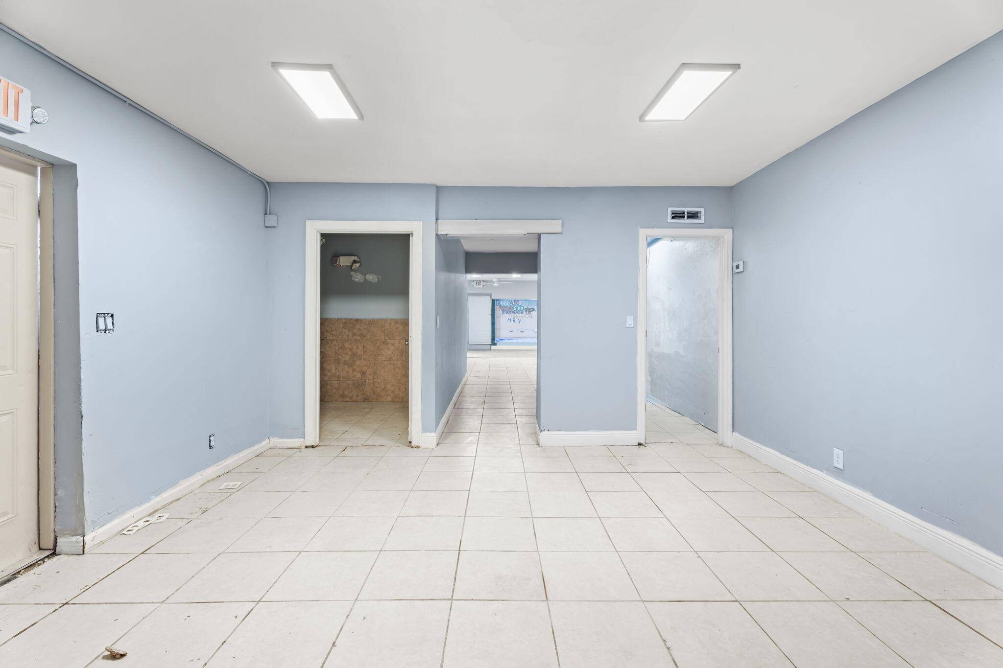 Lake Worth Beach, FL 33460,805 Lake AVE