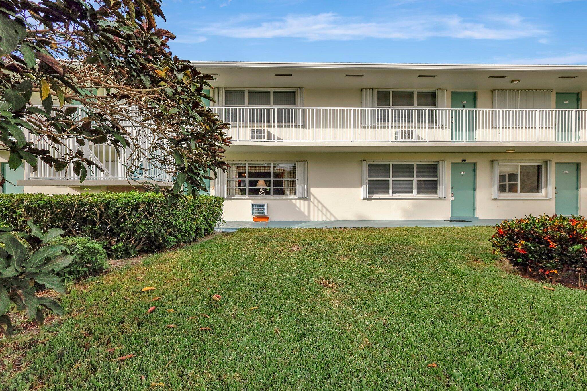 Boynton Beach, FL 33435,880 W Horizons 102