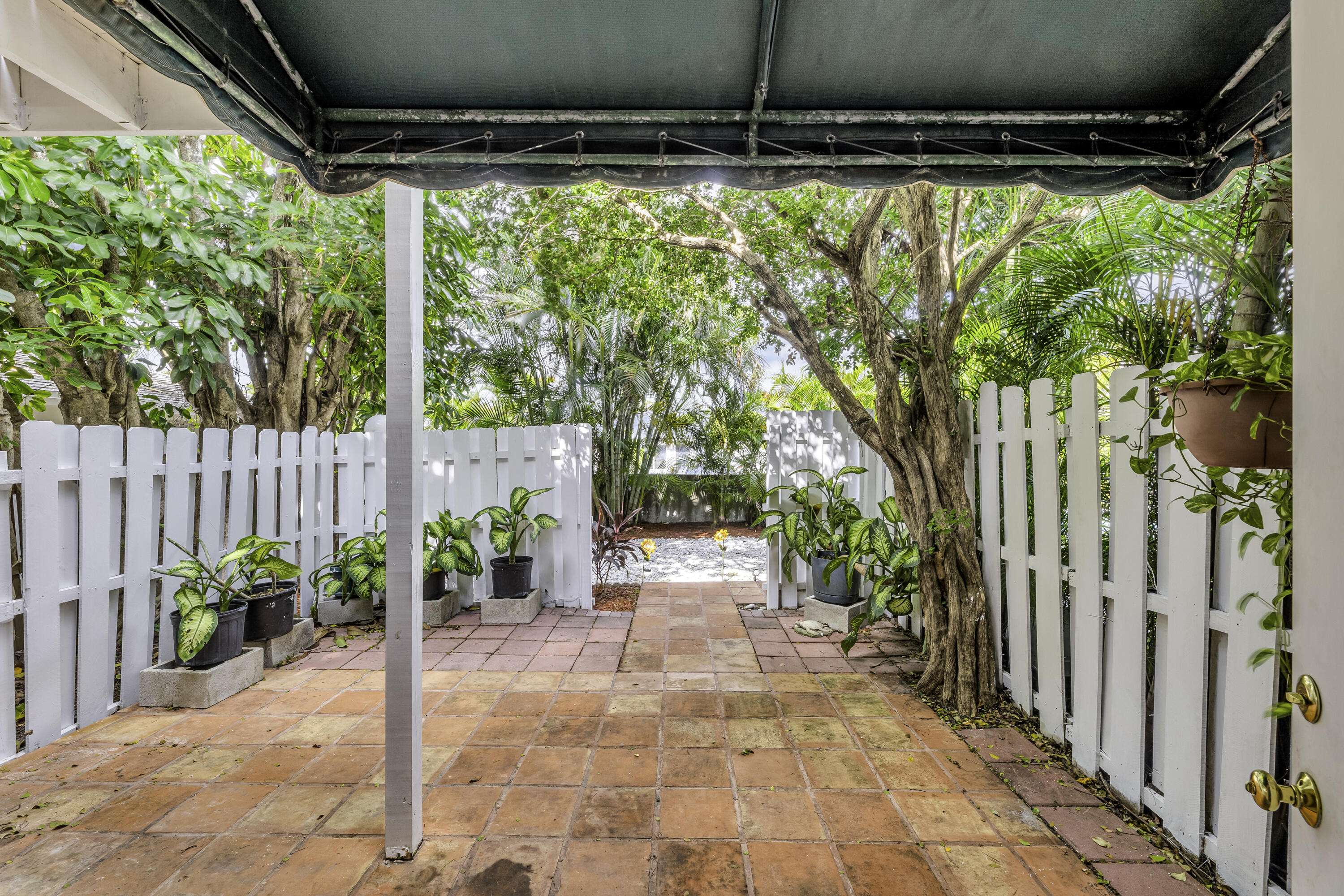 Deerfield Beach, FL 33441,1912 NE 6th ST