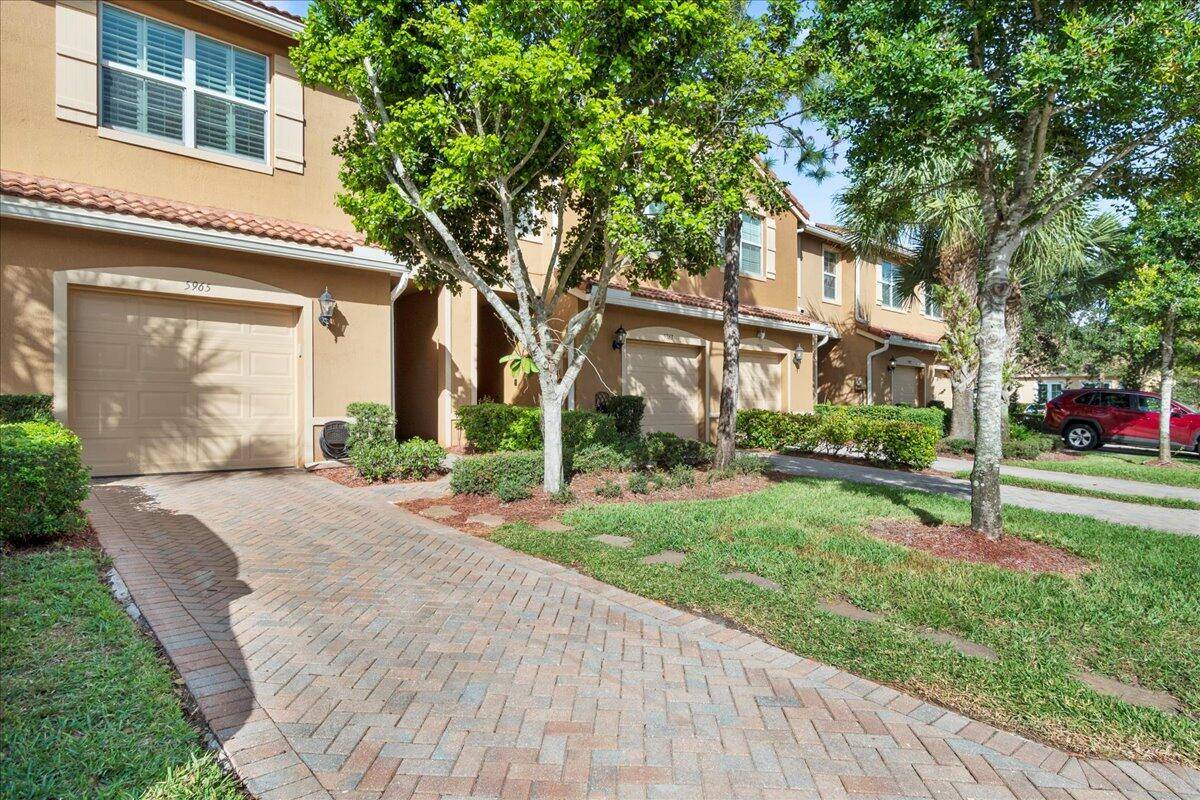 Lake Worth, FL 33463,5965 Monterra Club DR