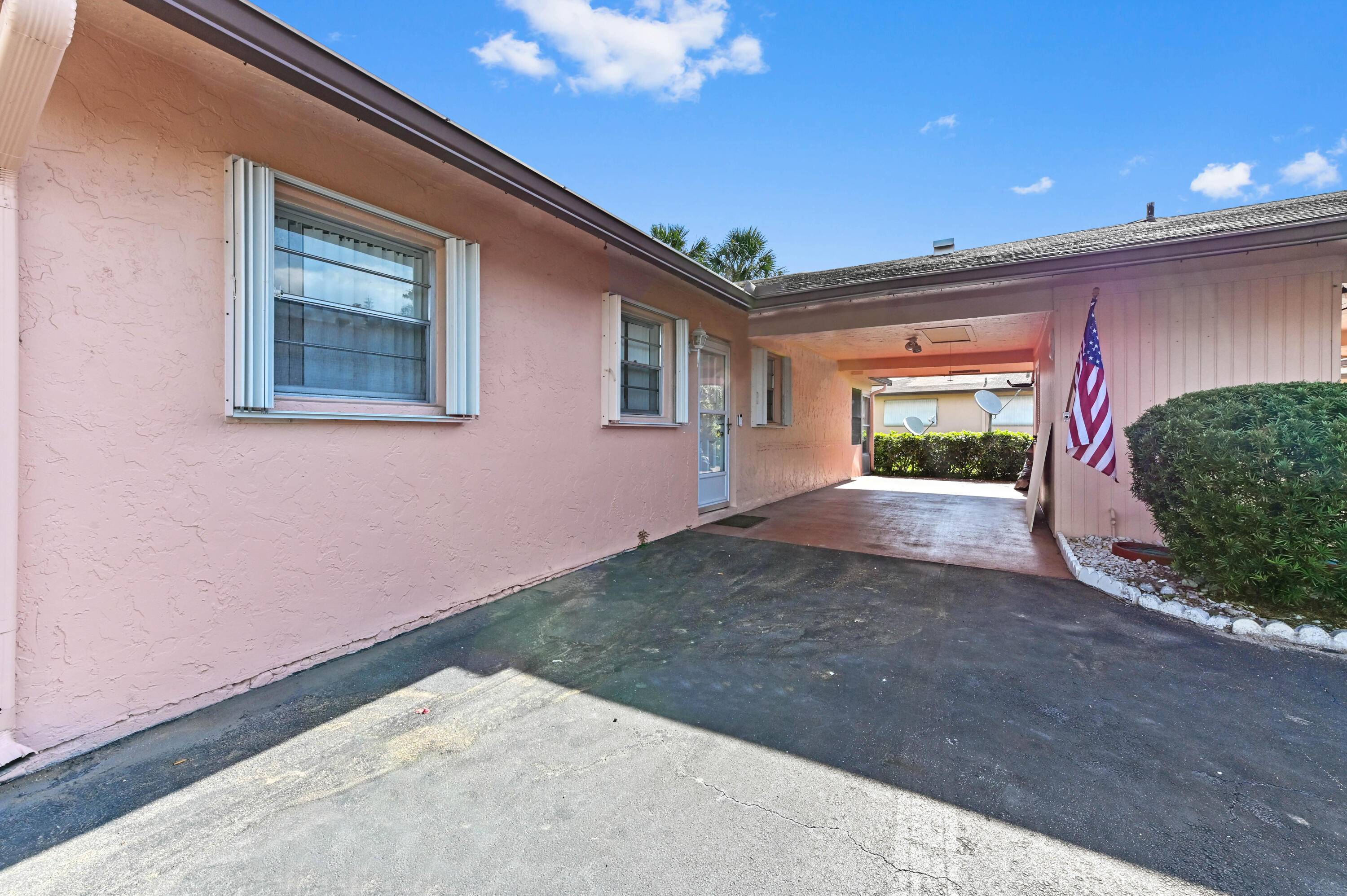 Delray Beach, FL 33445,357 Flamingo LN