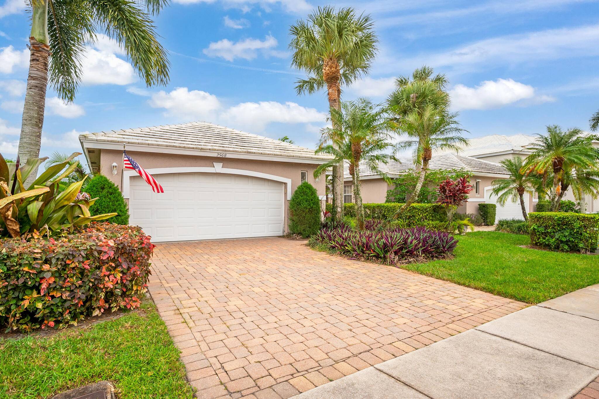 Wellington, FL 33414,2568 Country Golf DR