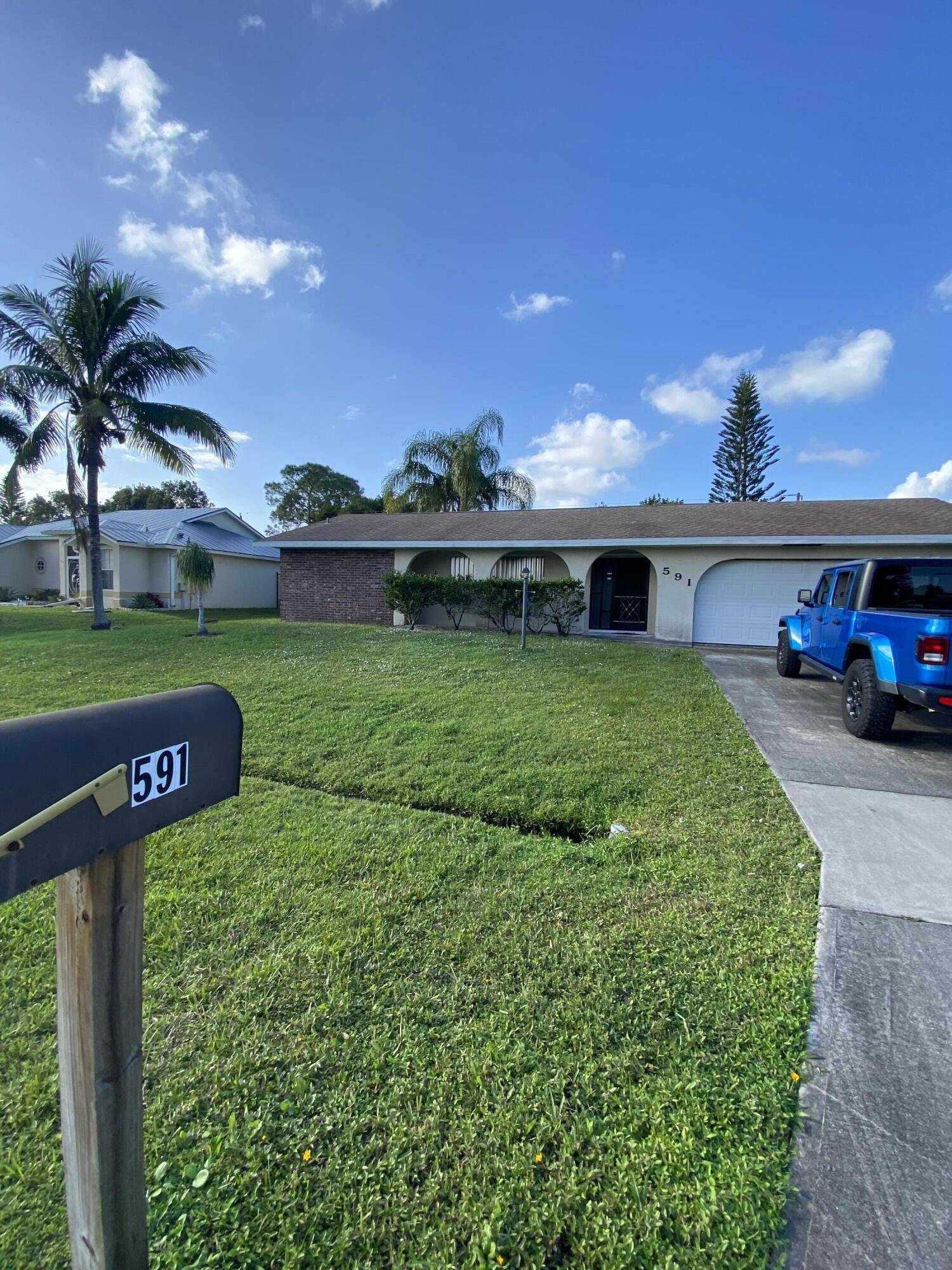 Port Saint Lucie, FL 34953,591 SE Oceanspray TER