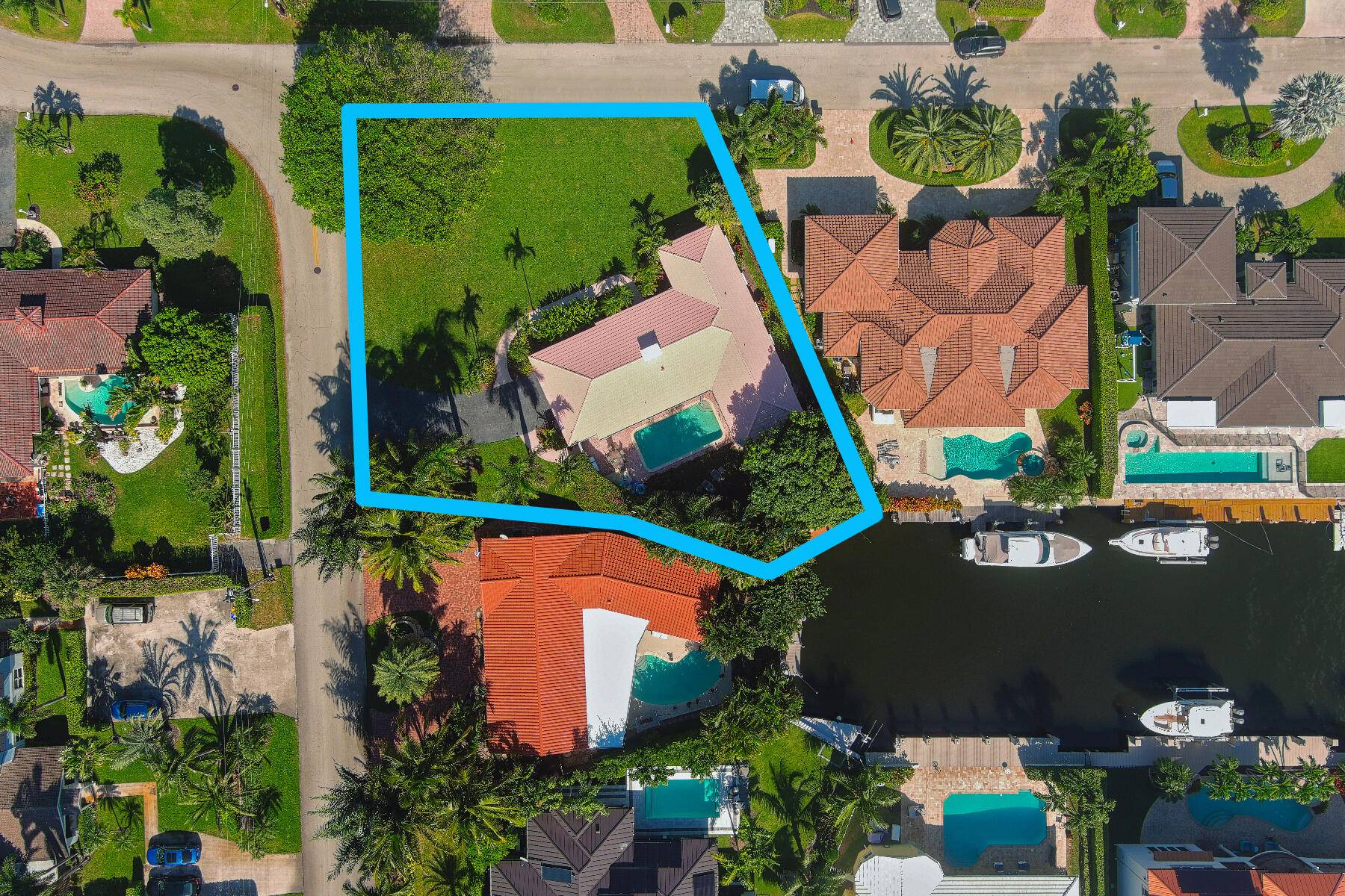 Delray Beach, FL 33483,910 Bolender DR