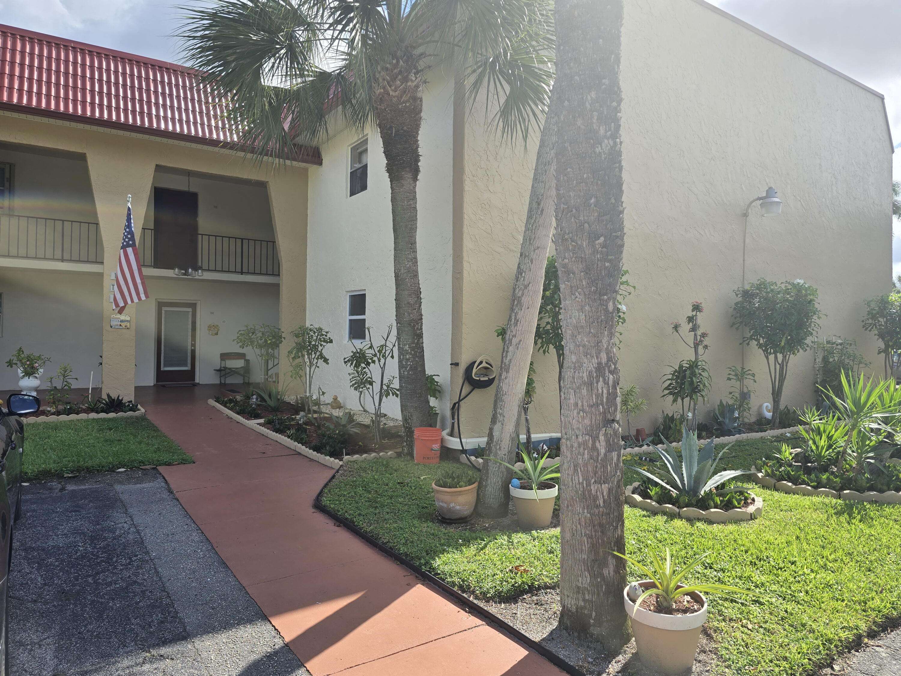 West Palm Beach, FL 33411,112 Lake Dora DR