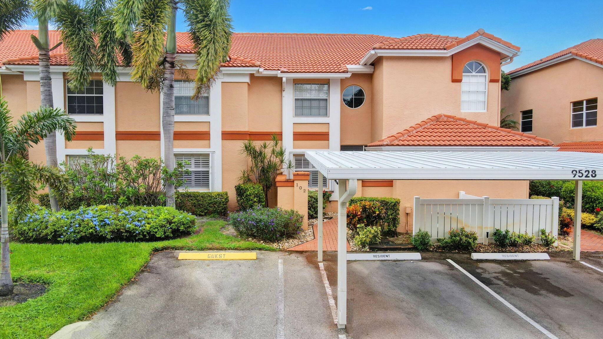 Boynton Beach, FL 33437,9528 Shadybrook DR 102