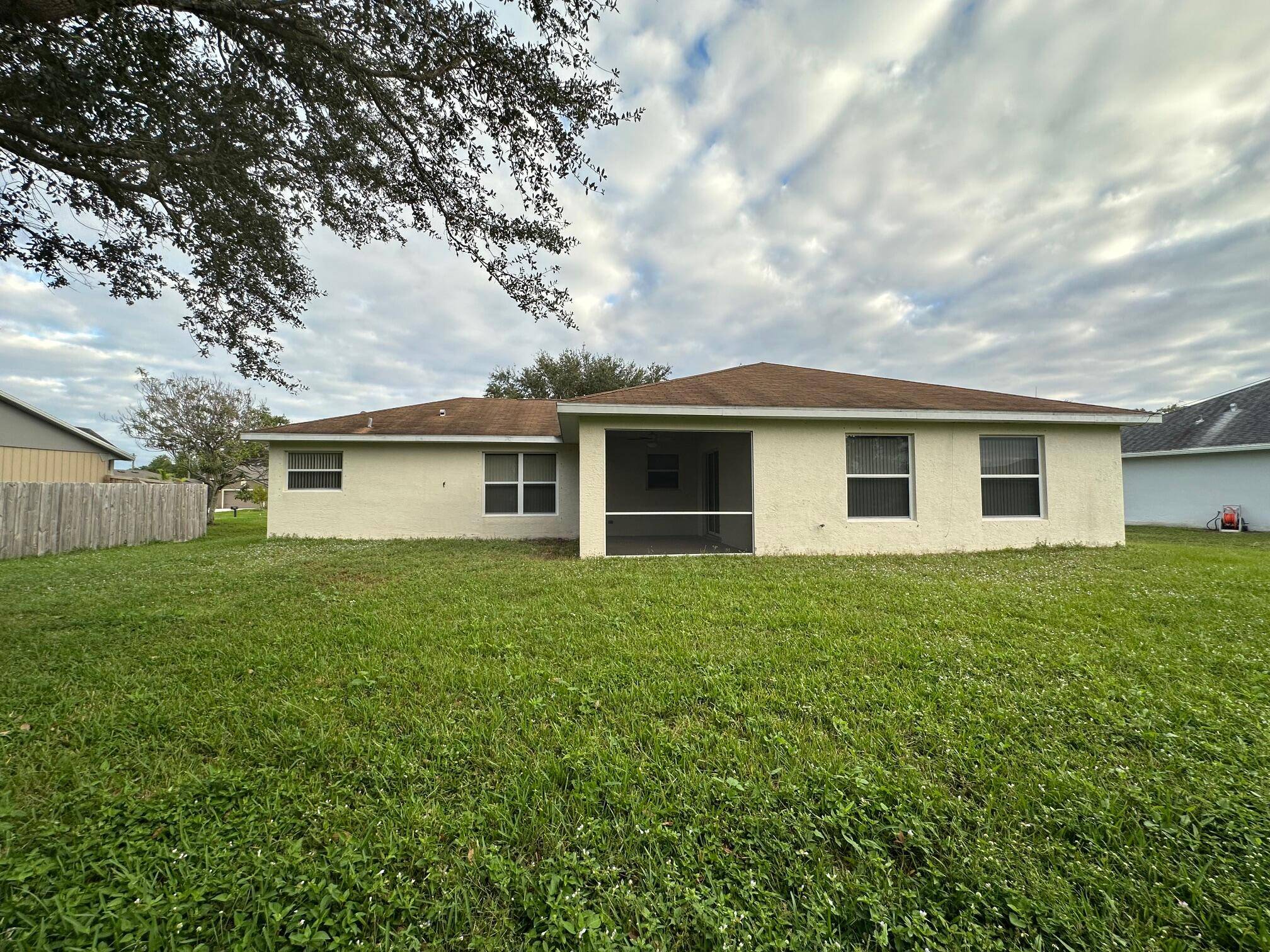 Port Saint Lucie, FL 34953,750 SW Tupper LN