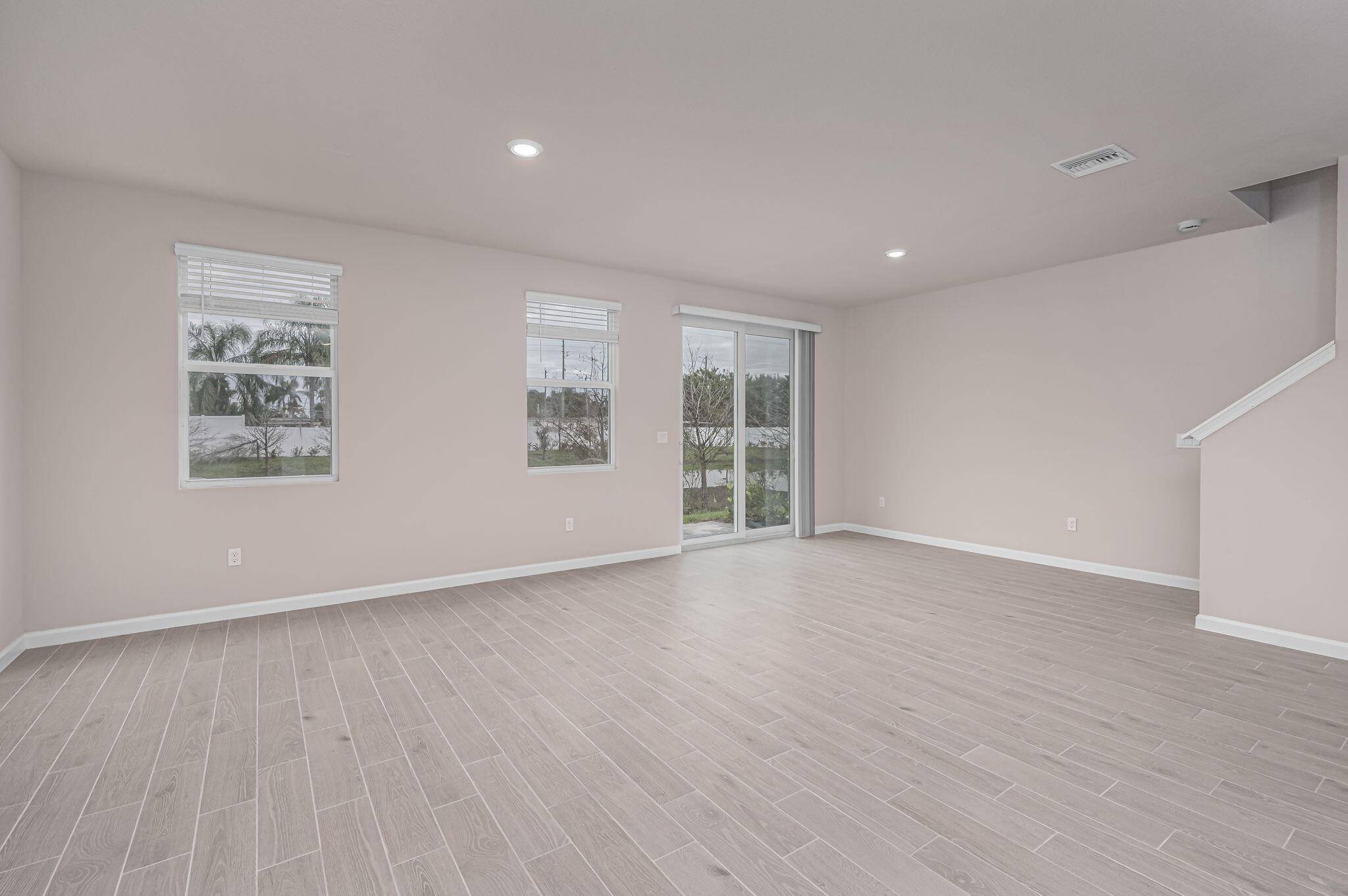 Fort Pierce, FL 34982,680 Salisbury CIR