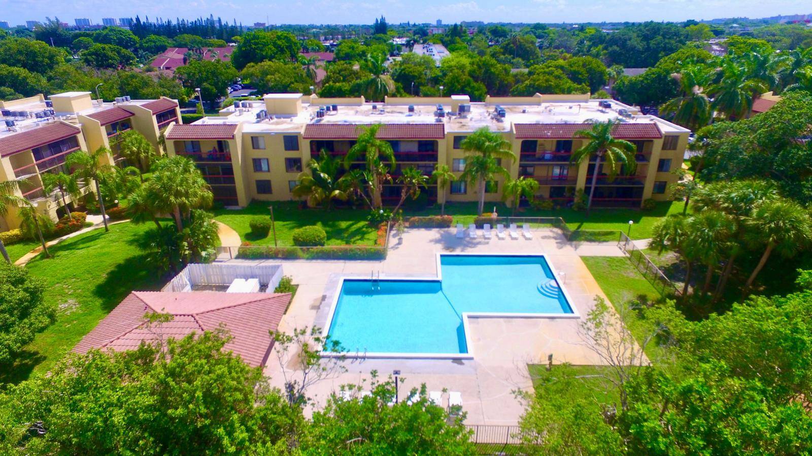 Deerfield Beach, FL 33441,737 SE 1st WAY 306