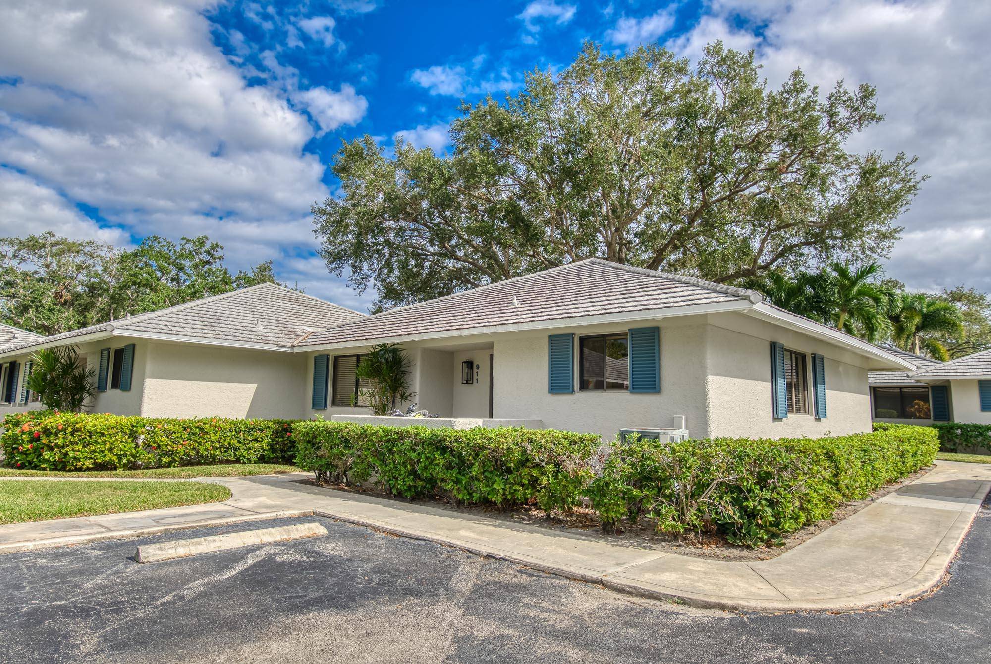 Palm Beach Gardens, FL 33418,911 Club DR