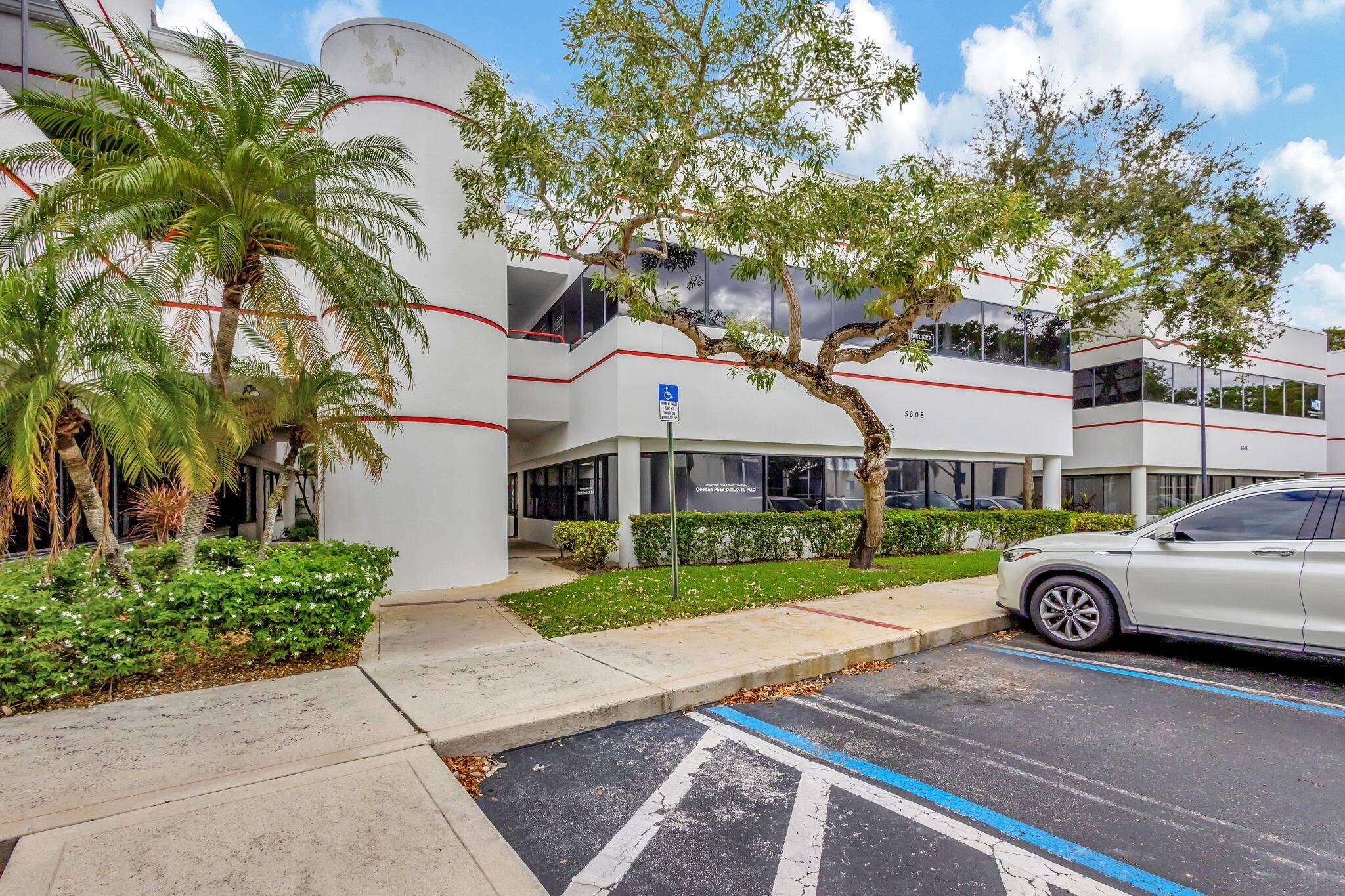 Palm Beach Gardens, FL 33418,5608 Pga BLVD