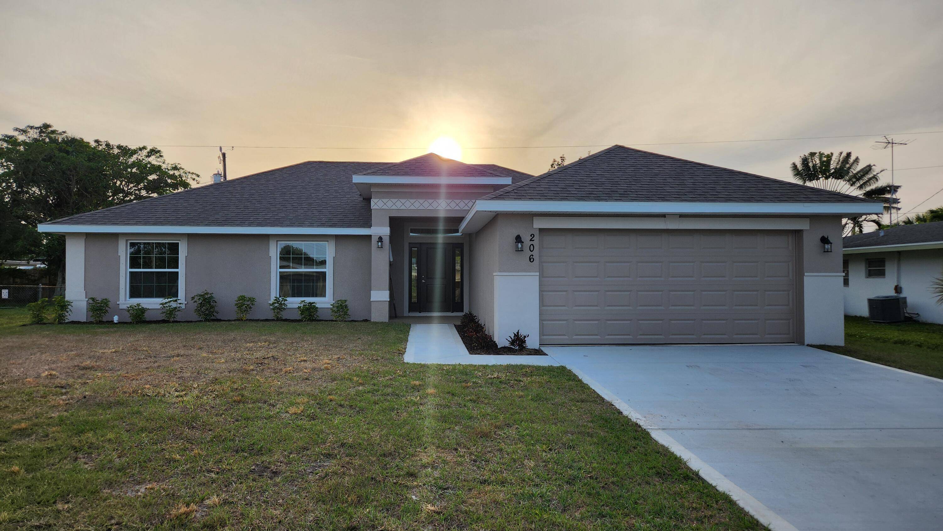 Port Saint Lucie, FL 34952,206 Riomar DR