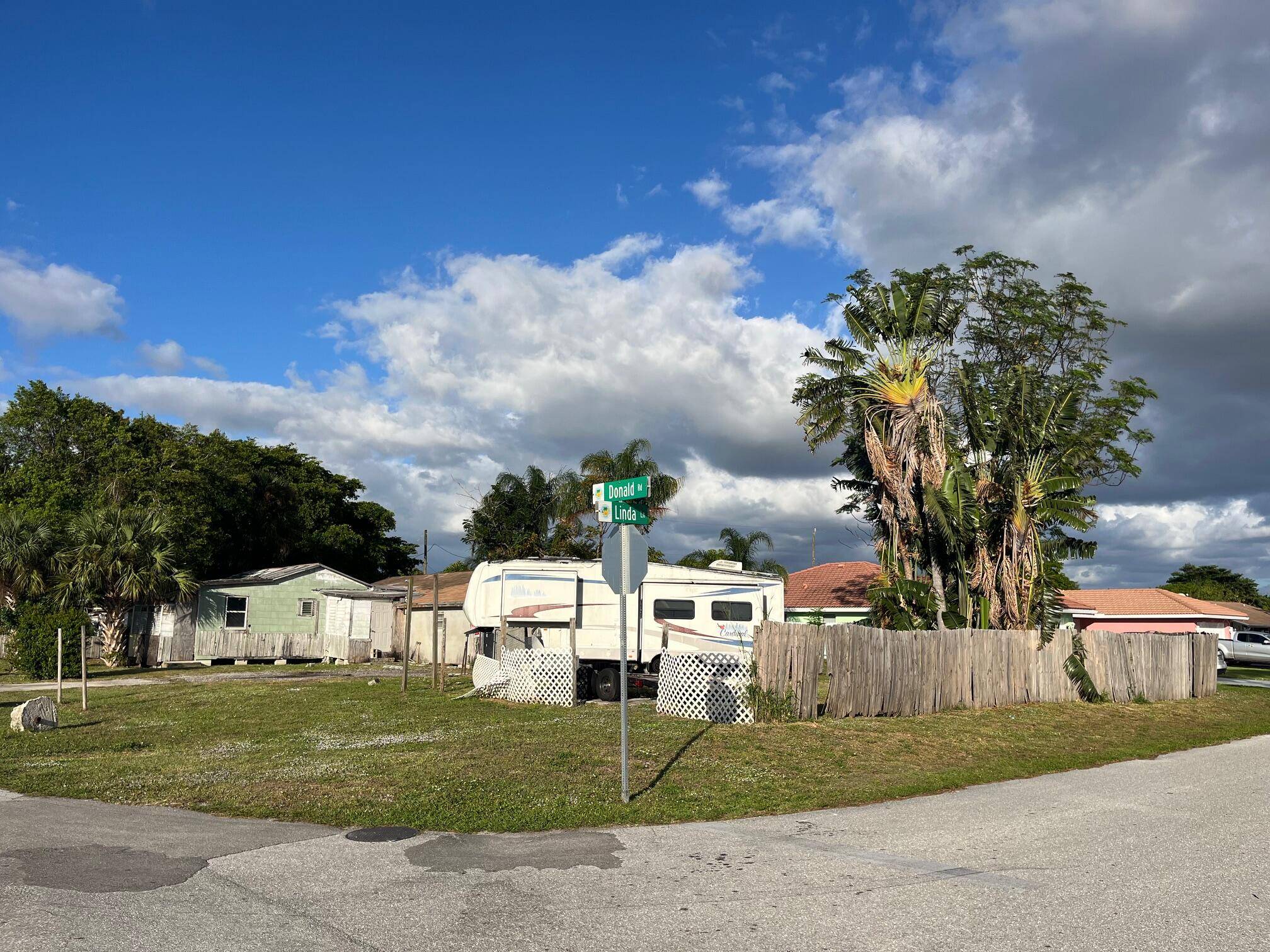 Palm Springs, FL 33406,2620 Donald RD