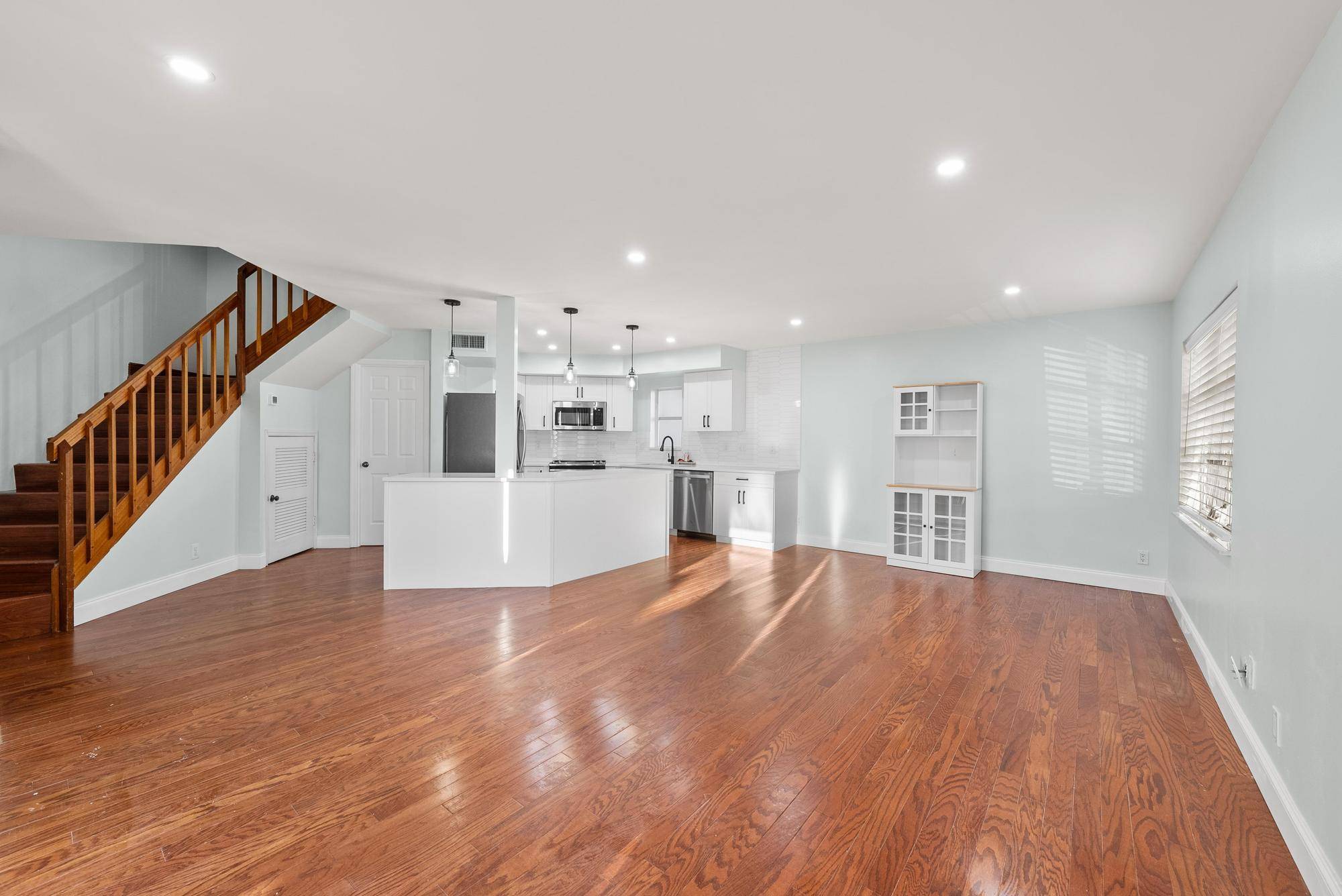 Jupiter, FL 33477,169 Seabreeze CIR