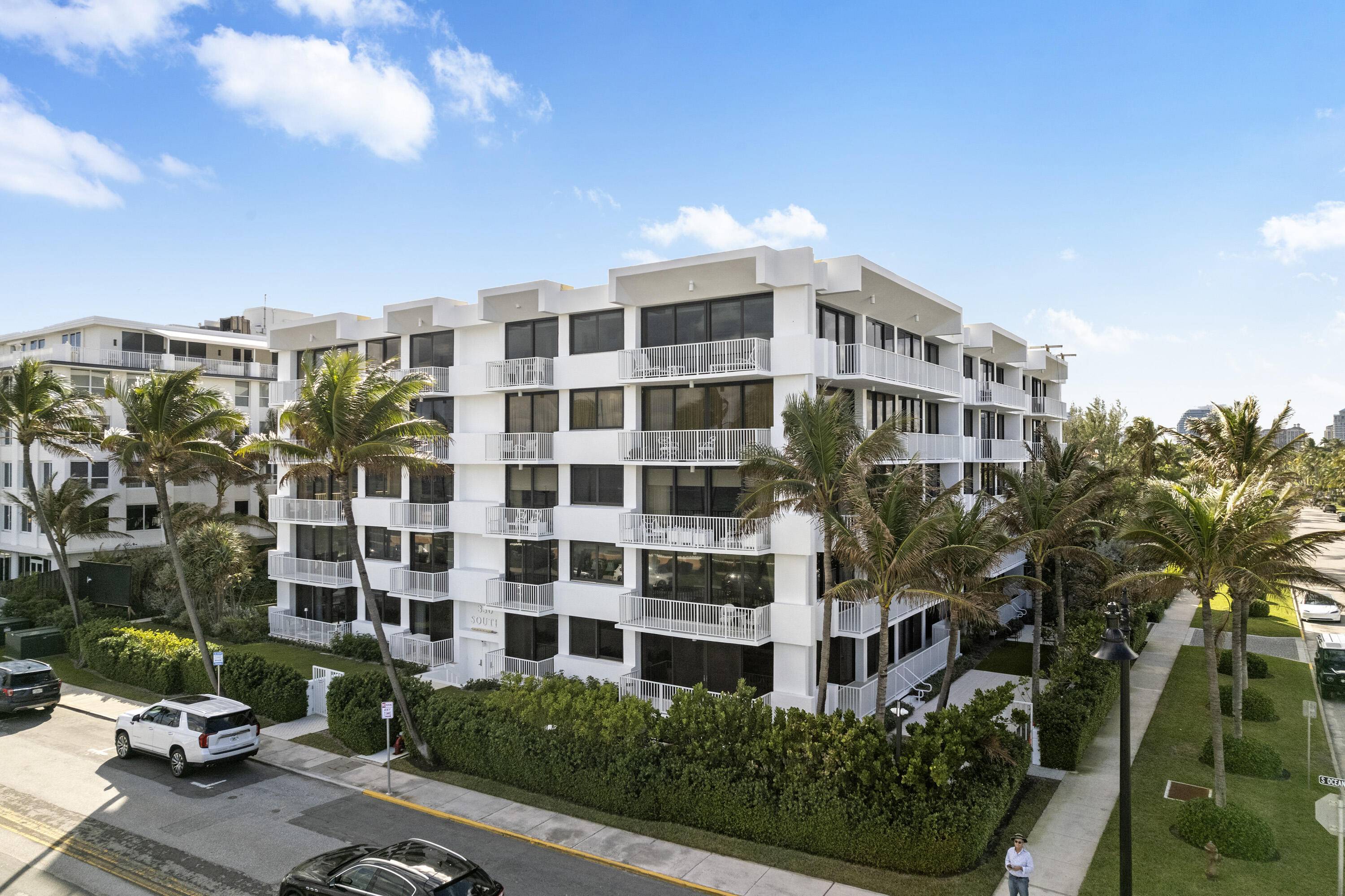 Palm Beach, FL 33480,330 S Ocean BLVD E1