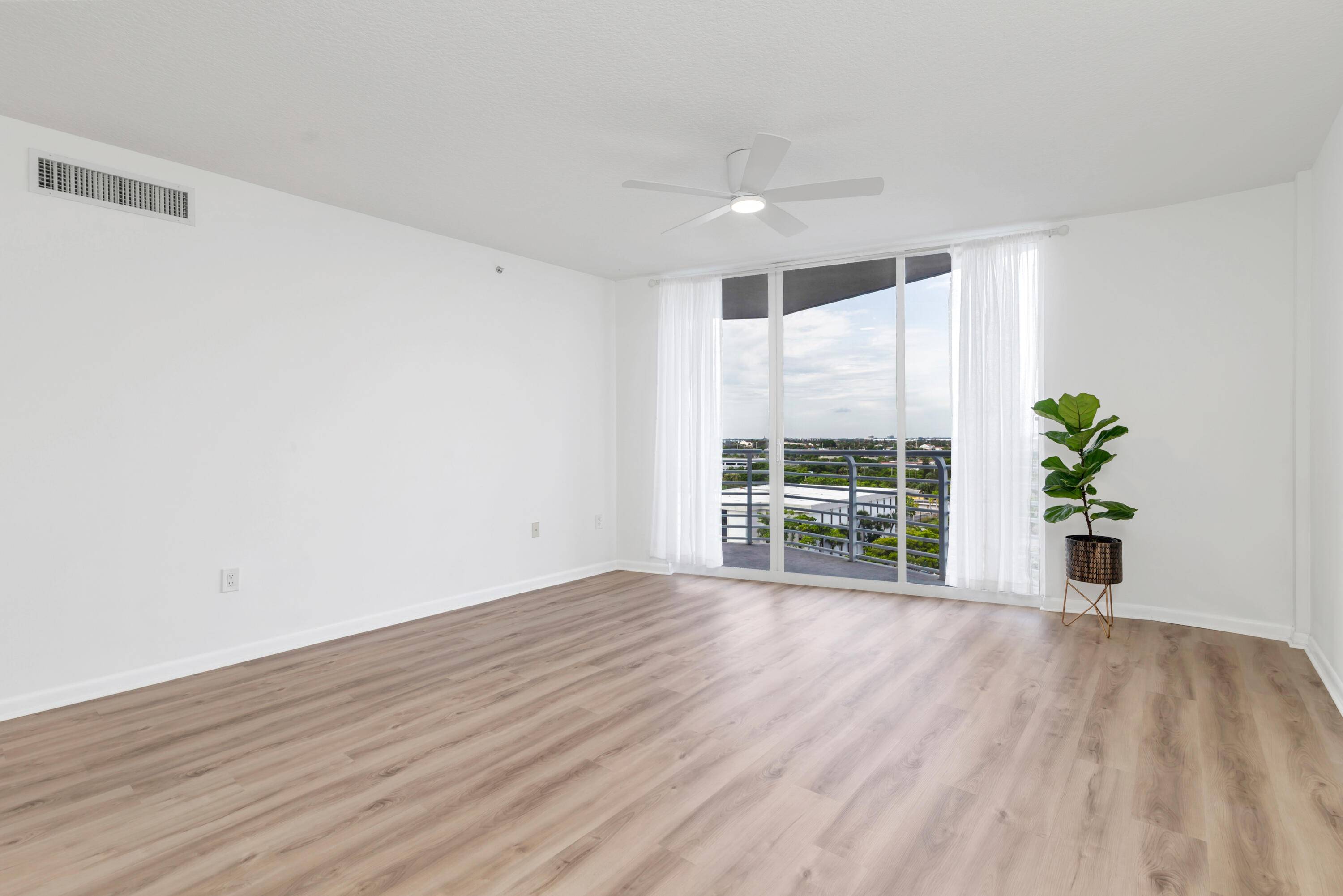 West Palm Beach, FL 33401,1551 N Flagler DR 910