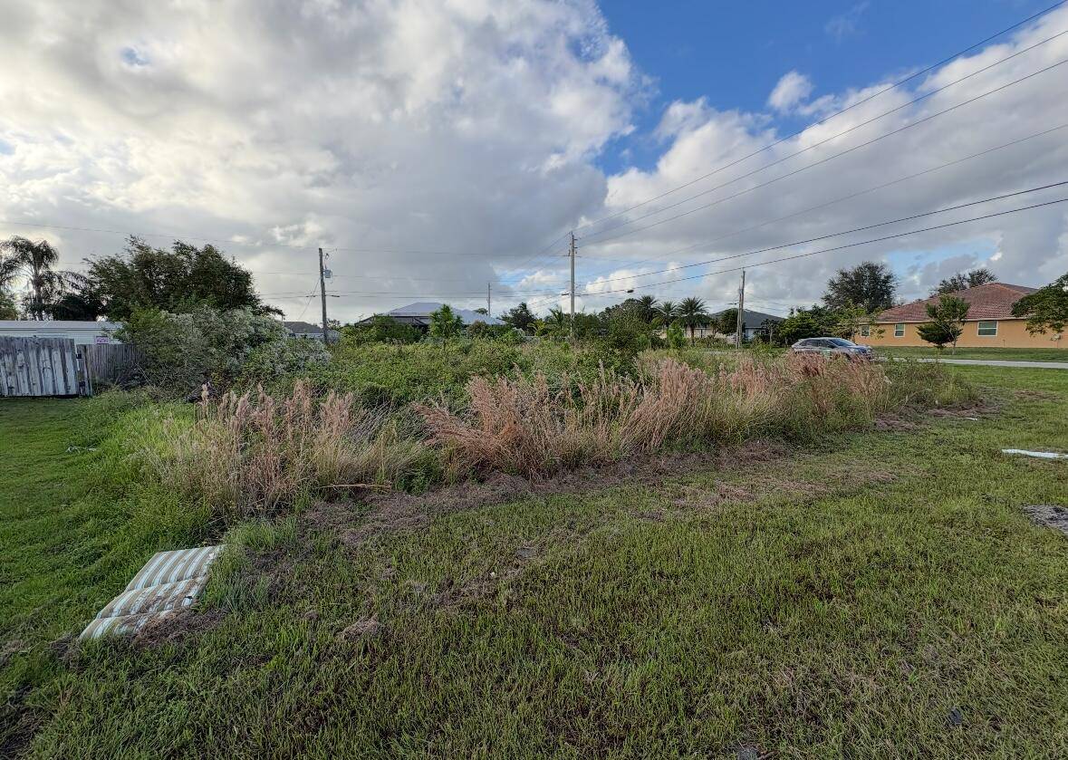 Port Saint Lucie, FL 34953,3244 SW Hambrick ST