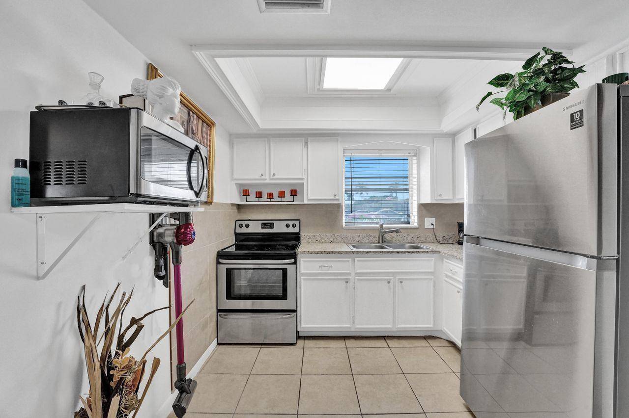 West Palm Beach, FL 33415,2837 W Ashley DR #A