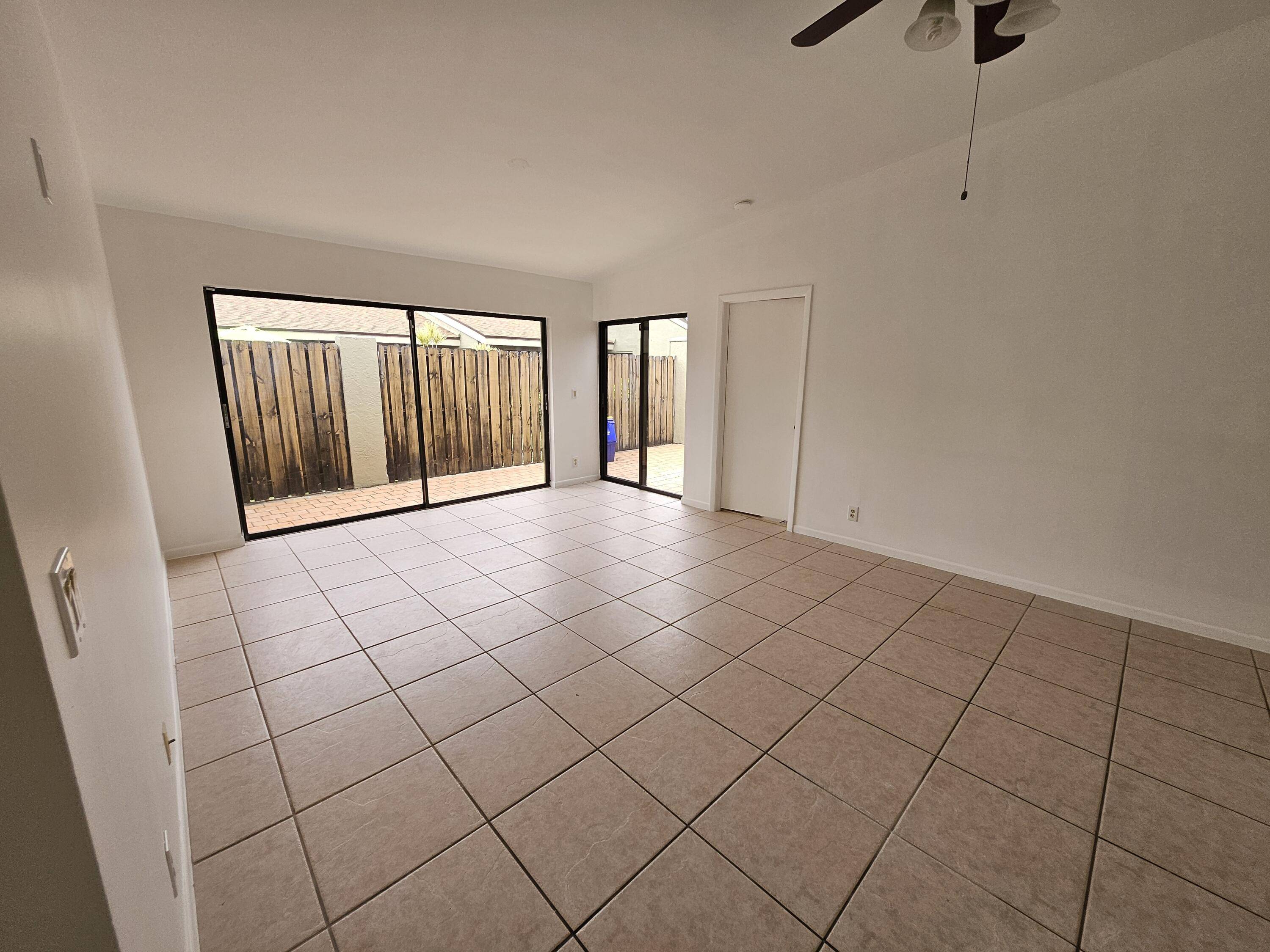 Boynton Beach, FL 33436,261 Meadows DR