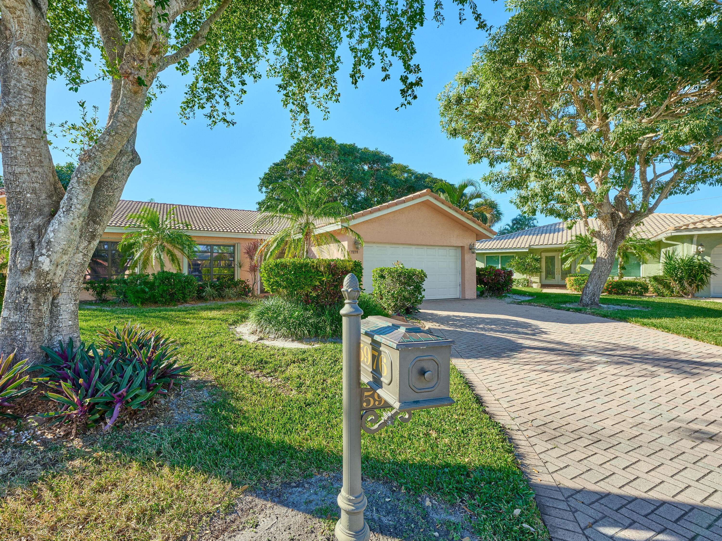 Boca Raton, FL 33433,5976 Colony CT