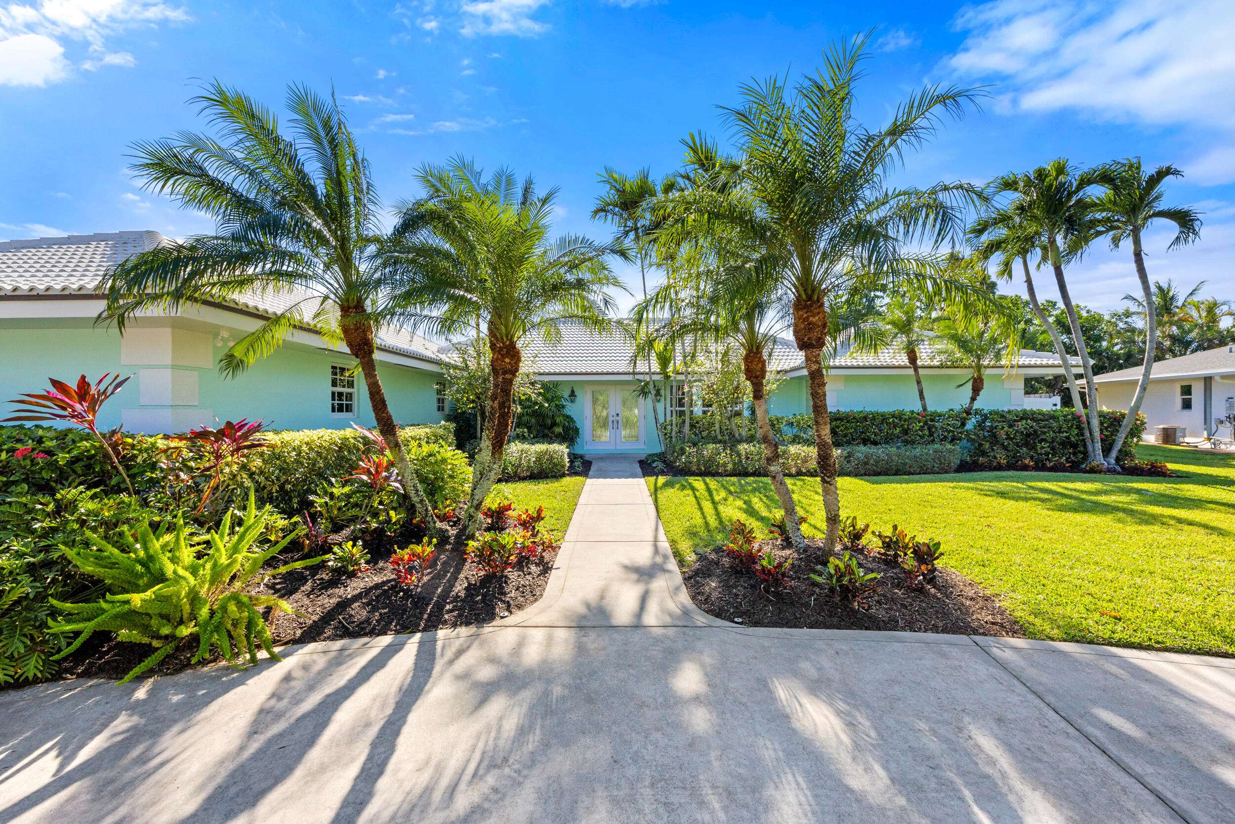 Tequesta, FL 33469,111 Golfview DR