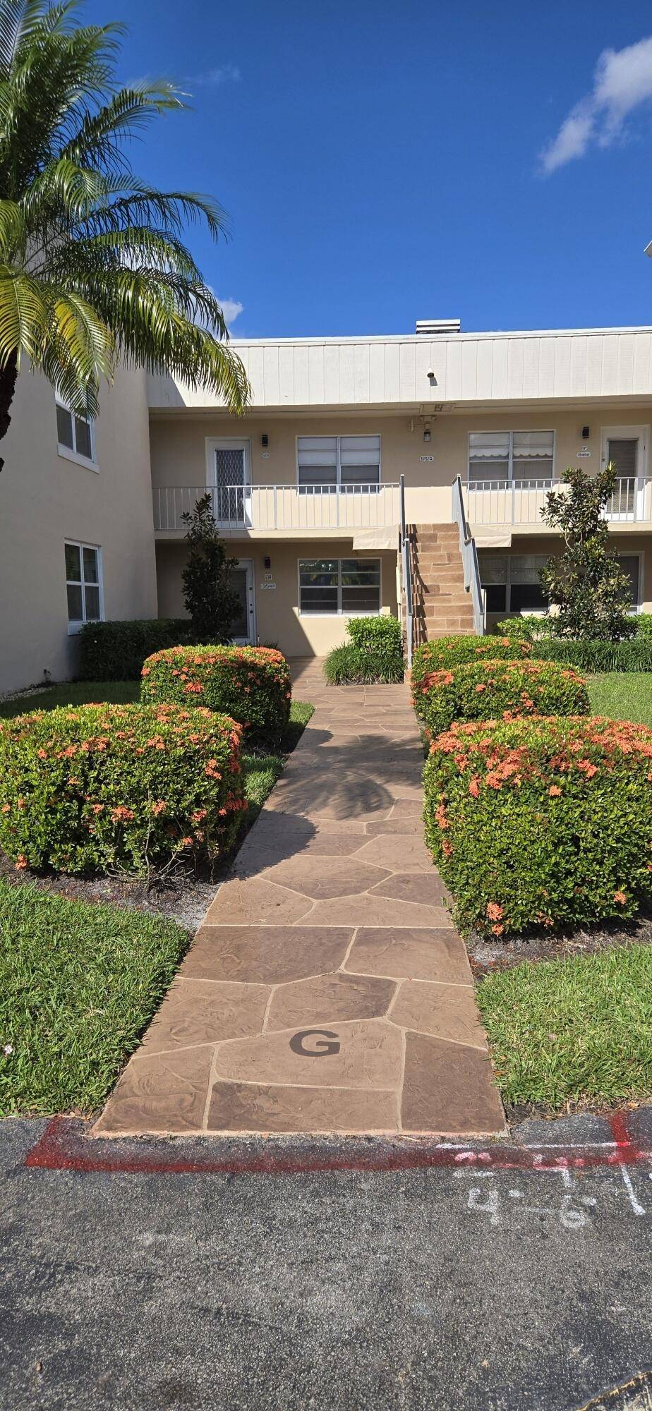 Delray Beach, FL 33484,305 Capri G