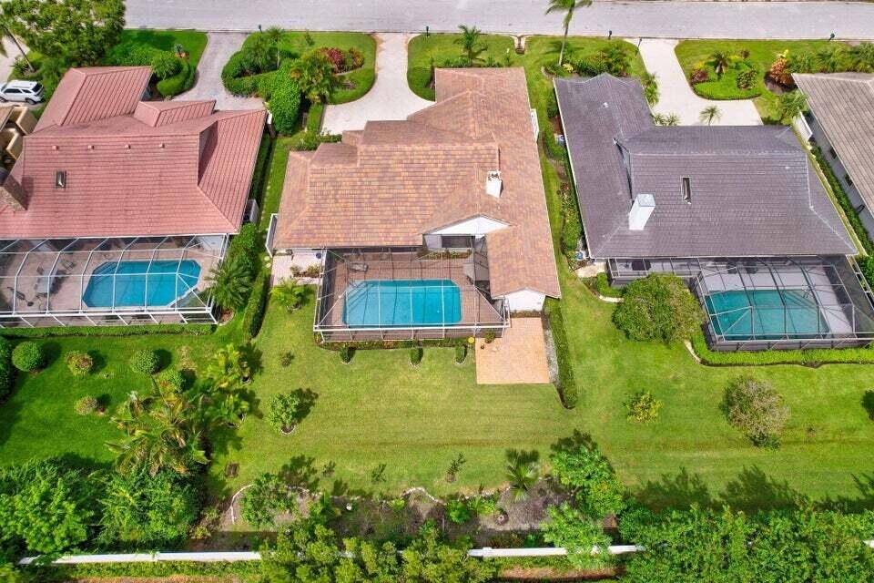 Palm Beach Gardens, FL 33418,168 Thornton DR