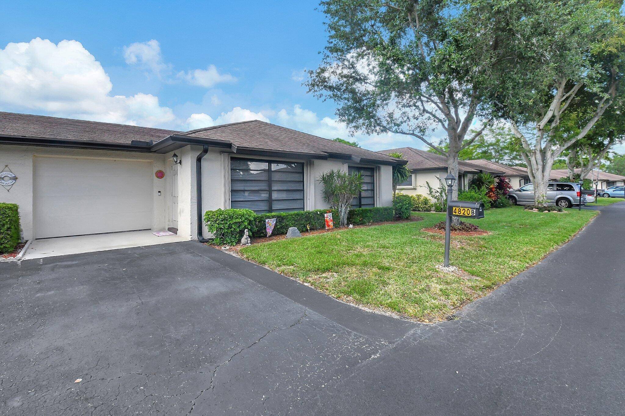 Boynton Beach, FL 33436,4820 Equestrian CIR B